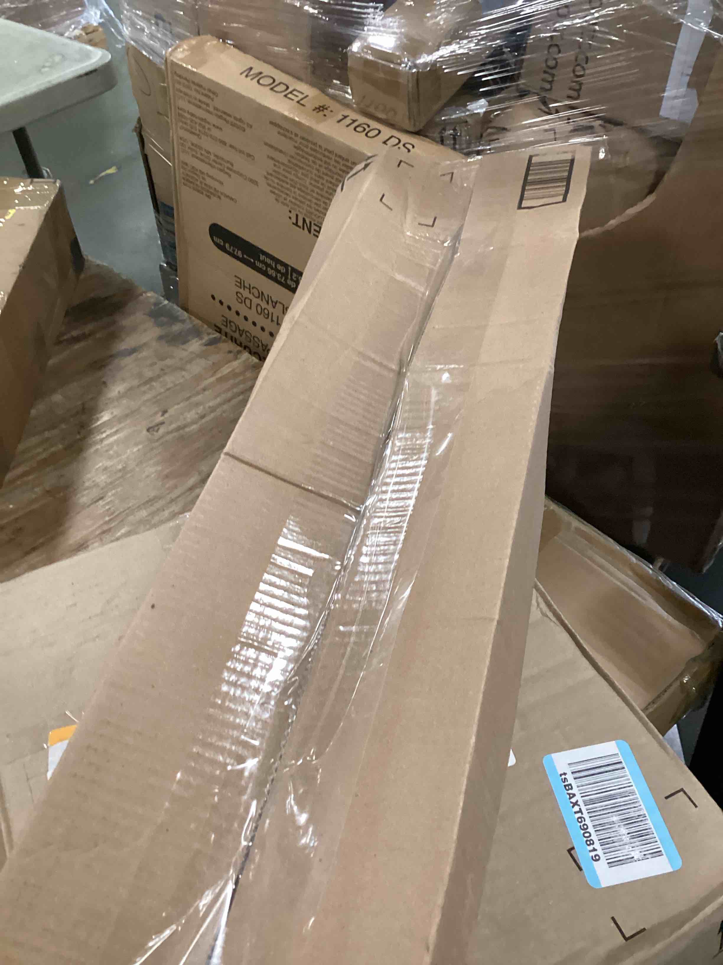 https://s3.amazonaws.com/lotting-images-prod/bidfta/BLU6698938_1723575279362.jpeg
