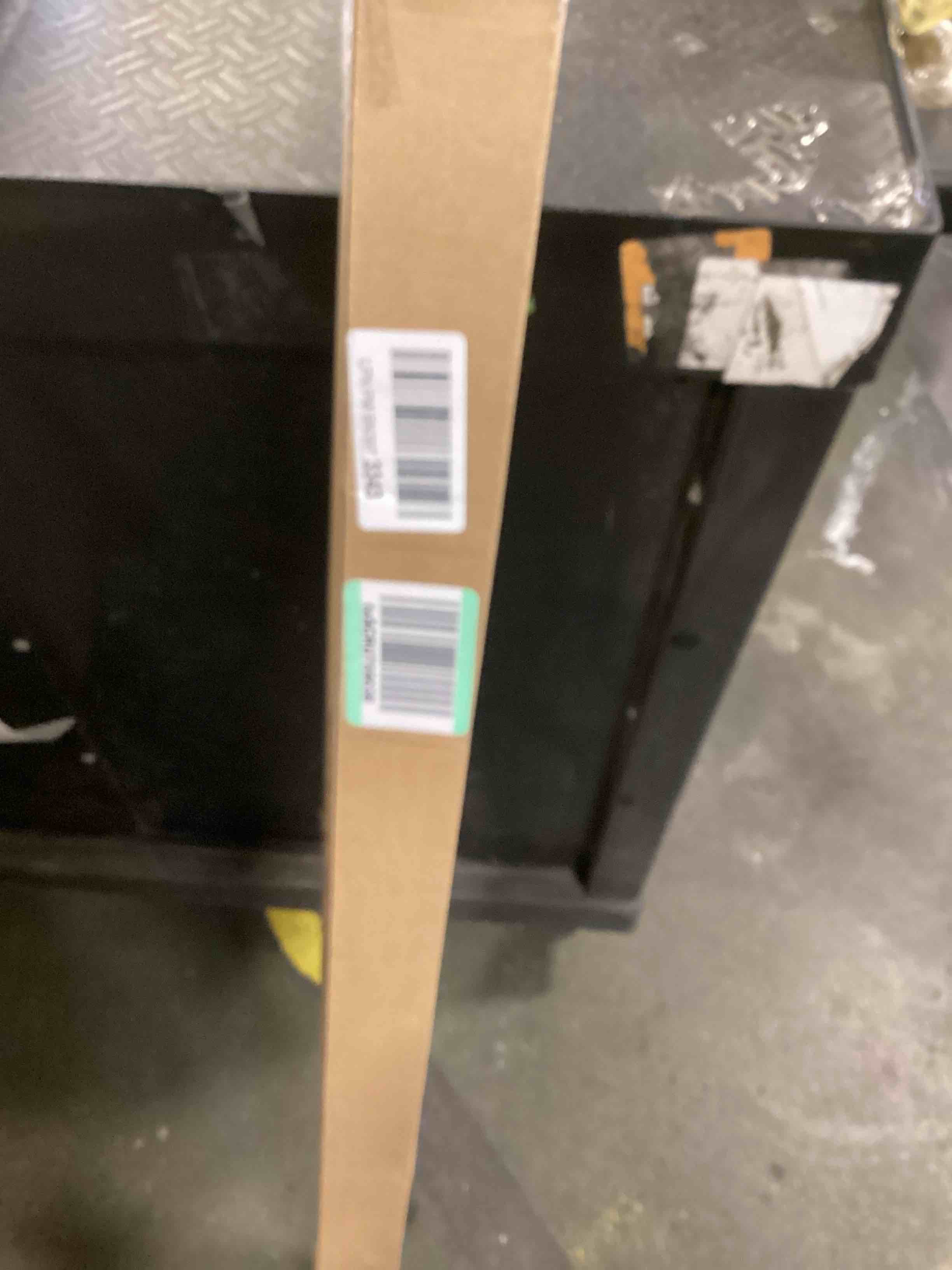 https://s3.amazonaws.com/lotting-images-prod/bidfta/BLU6699165_1723659657298.jpeg