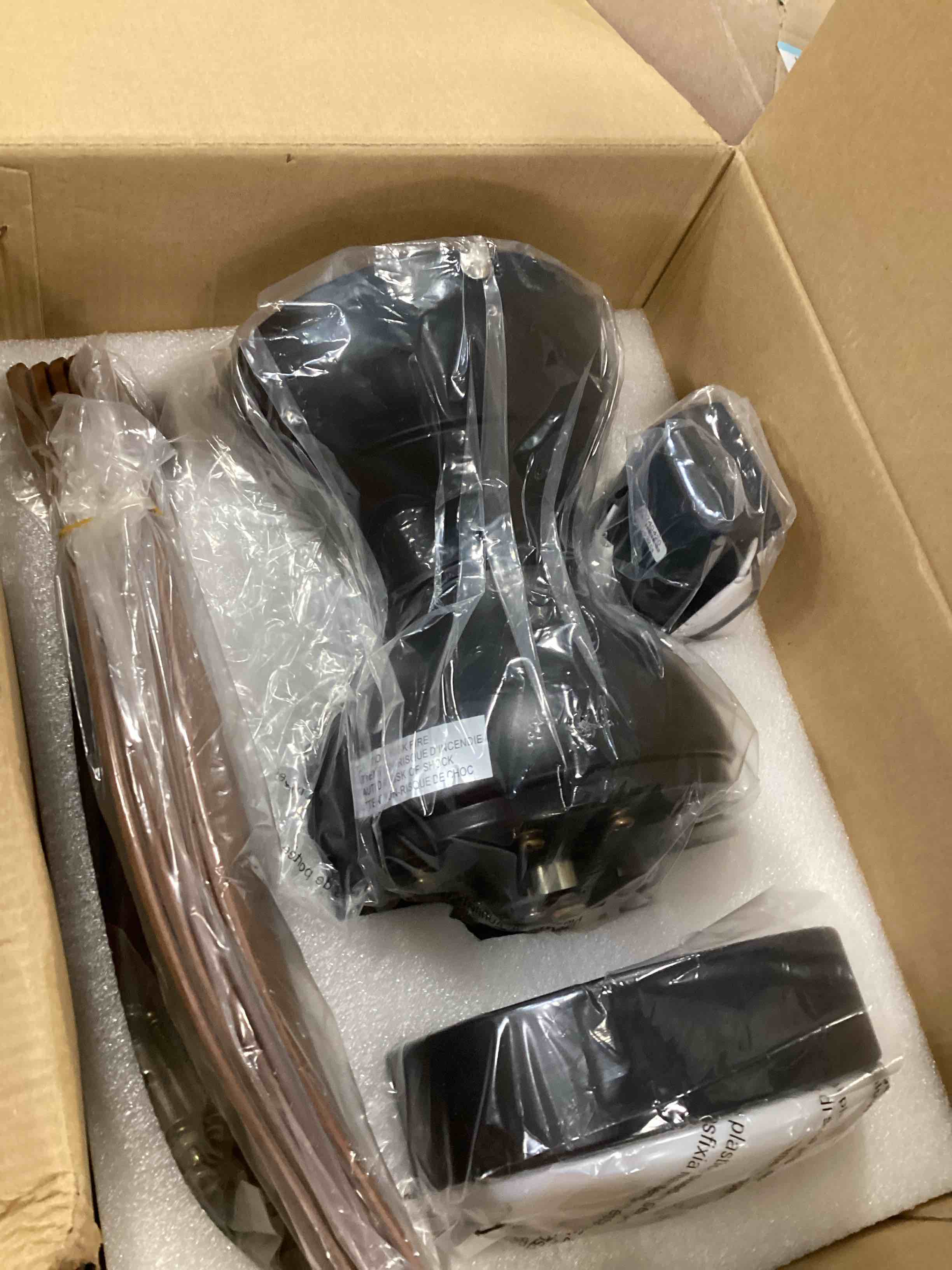 https://s3.amazonaws.com/lotting-images-prod/bidfta/BLU6699275_1723730333544.jpeg