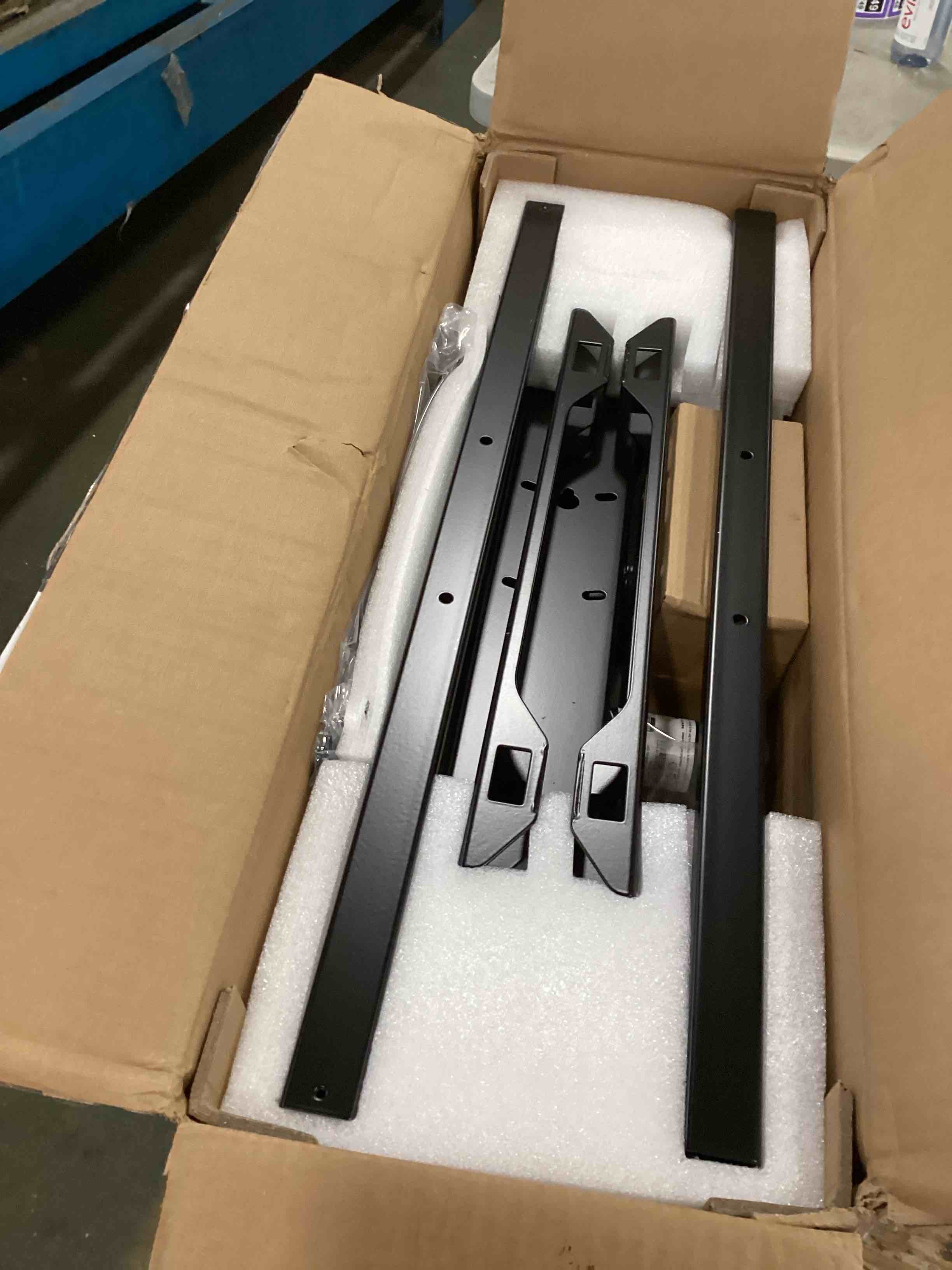 https://s3.amazonaws.com/lotting-images-prod/bidfta/BLU6699303_1723734168842.jpeg