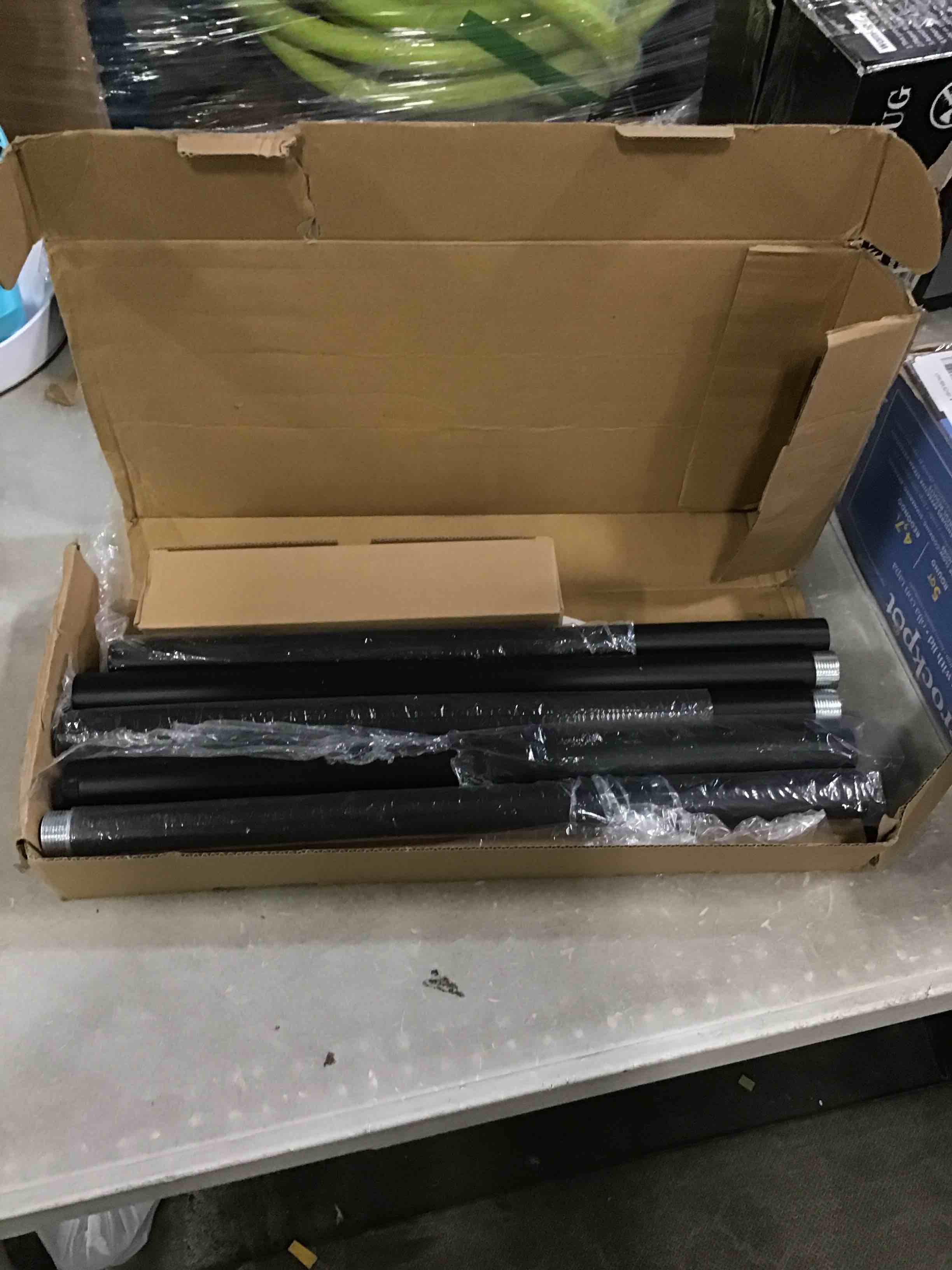 https://s3.amazonaws.com/lotting-images-prod/bidfta/BLU6699451_1722865793690.jpeg