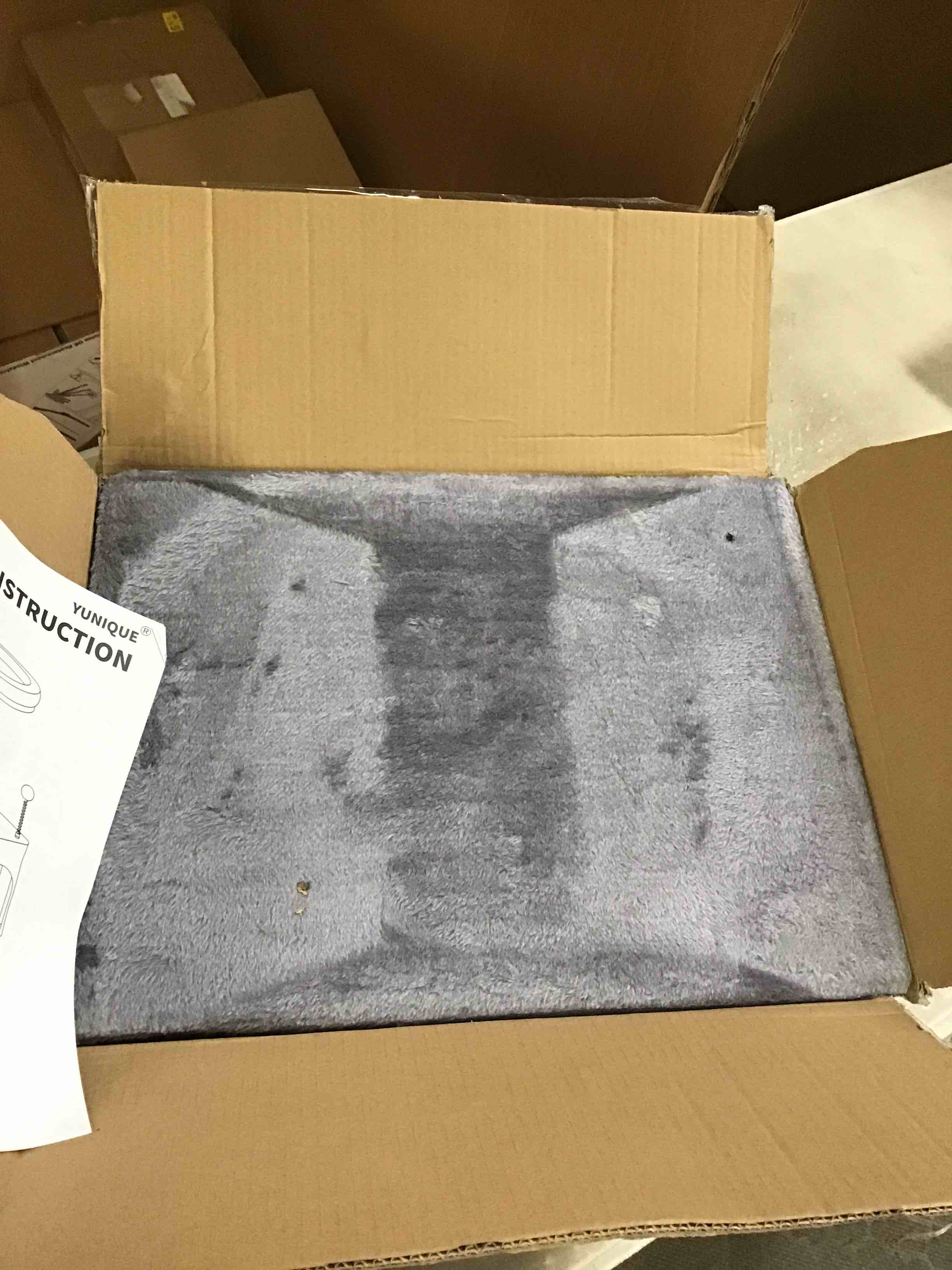 https://s3.amazonaws.com/lotting-images-prod/bidfta/BLU6699467_1722868572544.jpeg