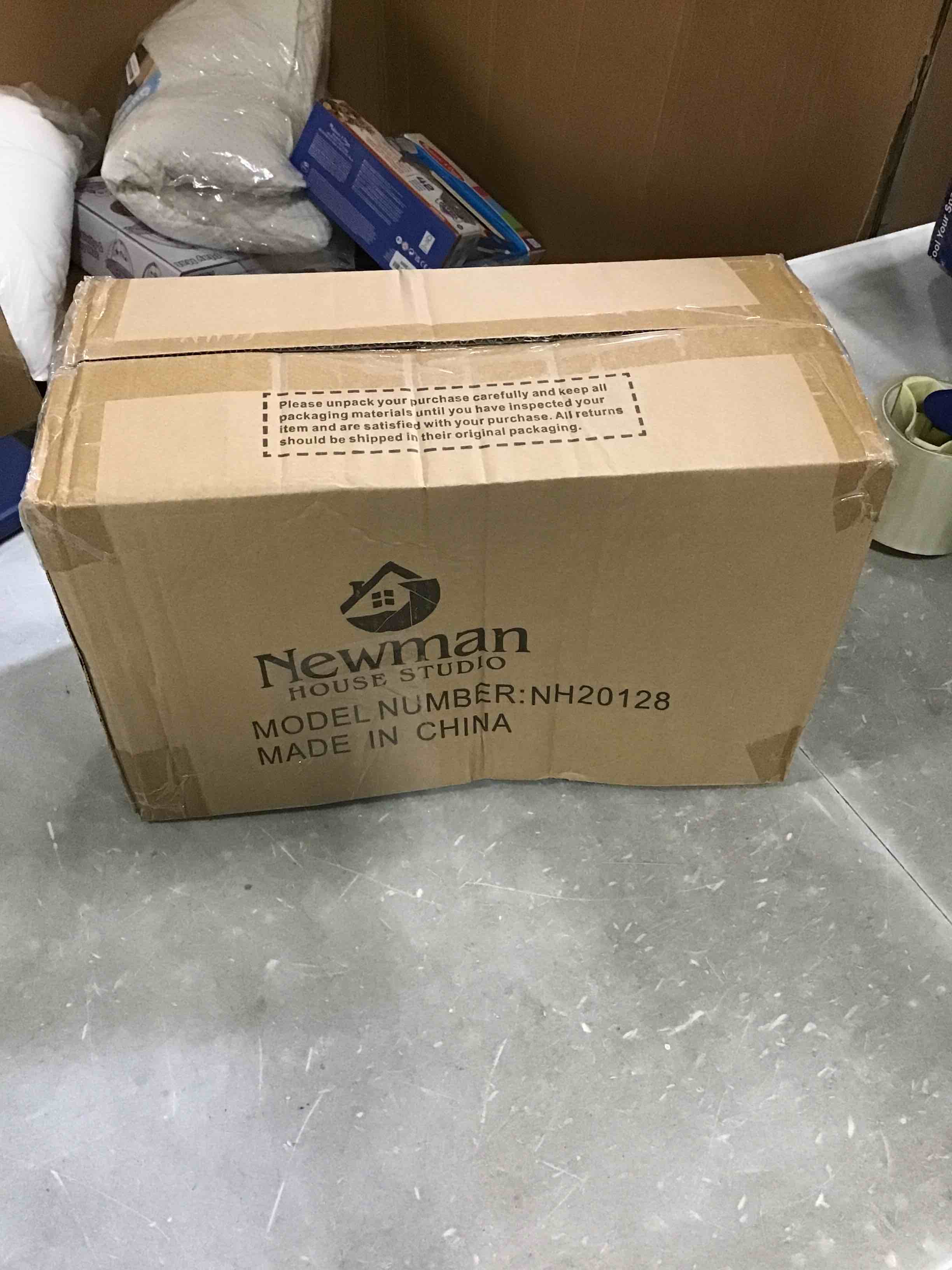 https://s3.amazonaws.com/lotting-images-prod/bidfta/BLU6699493_1722871003698.jpeg