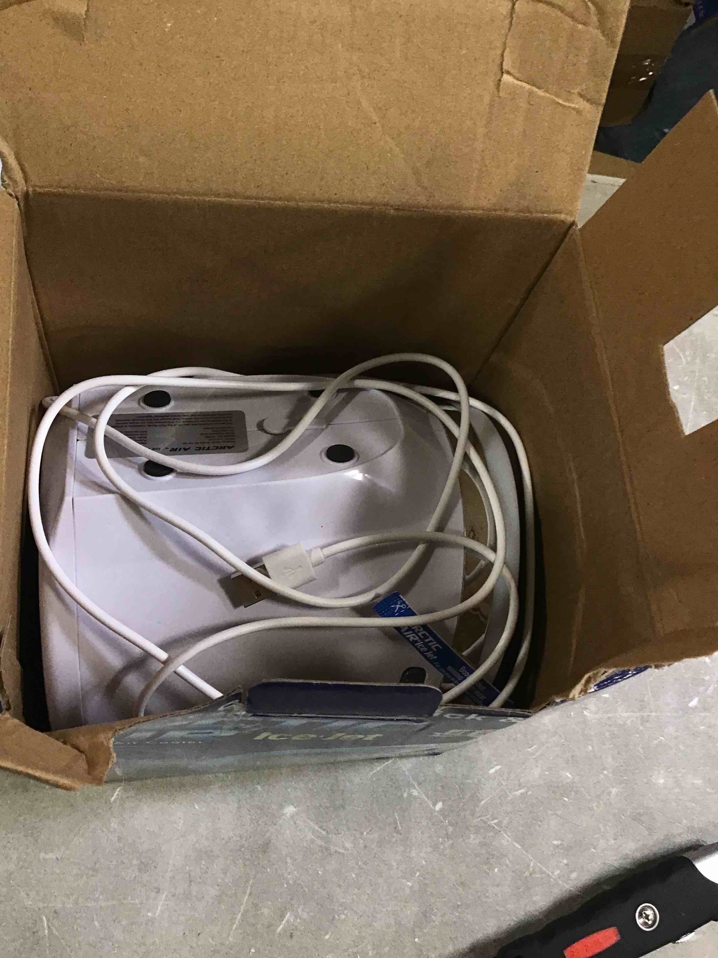 https://s3.amazonaws.com/lotting-images-prod/bidfta/BLU6699496_1722871258630.jpeg