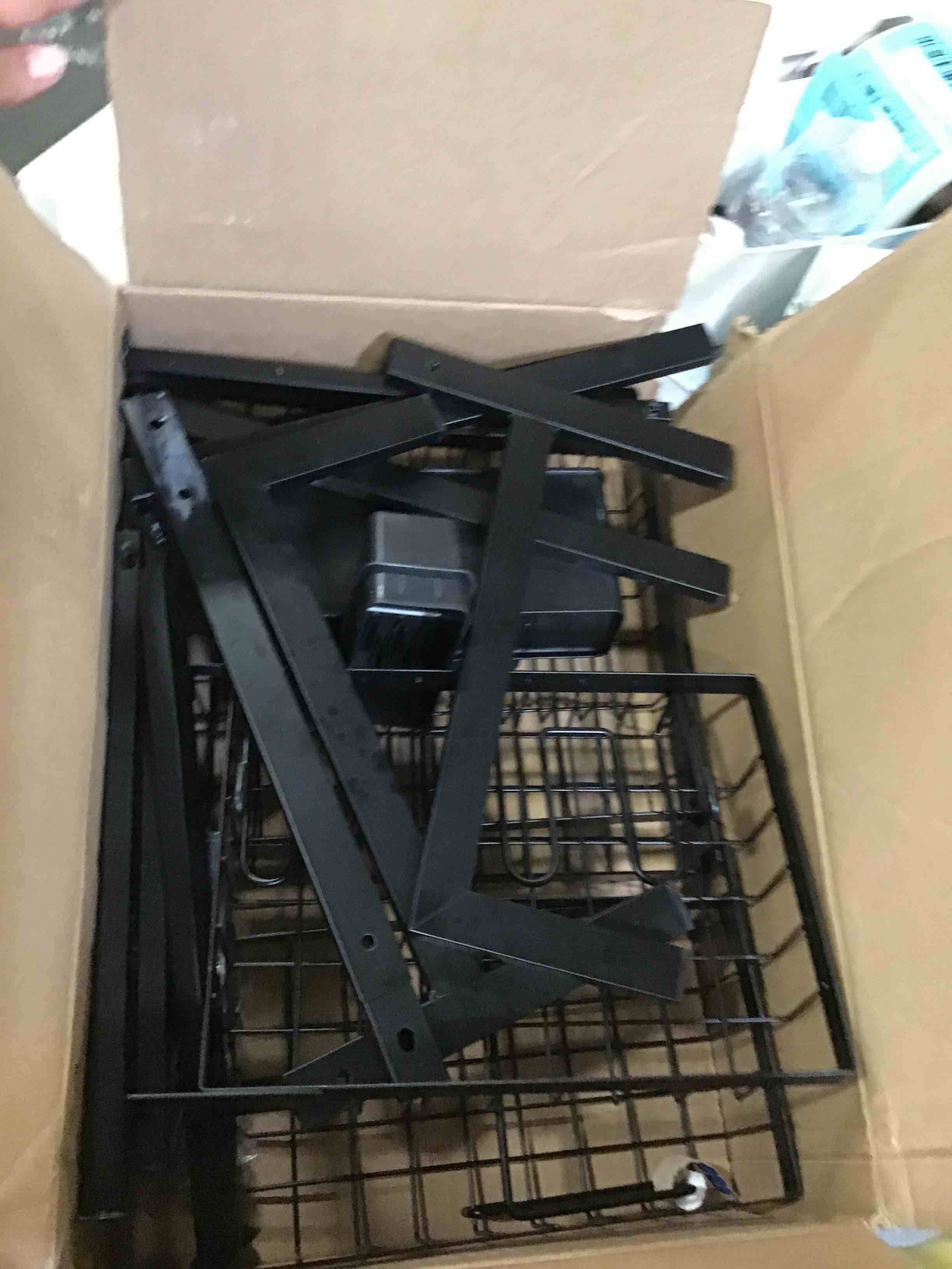 https://s3.amazonaws.com/lotting-images-prod/bidfta/BLU6699600_1722883605063.jpeg