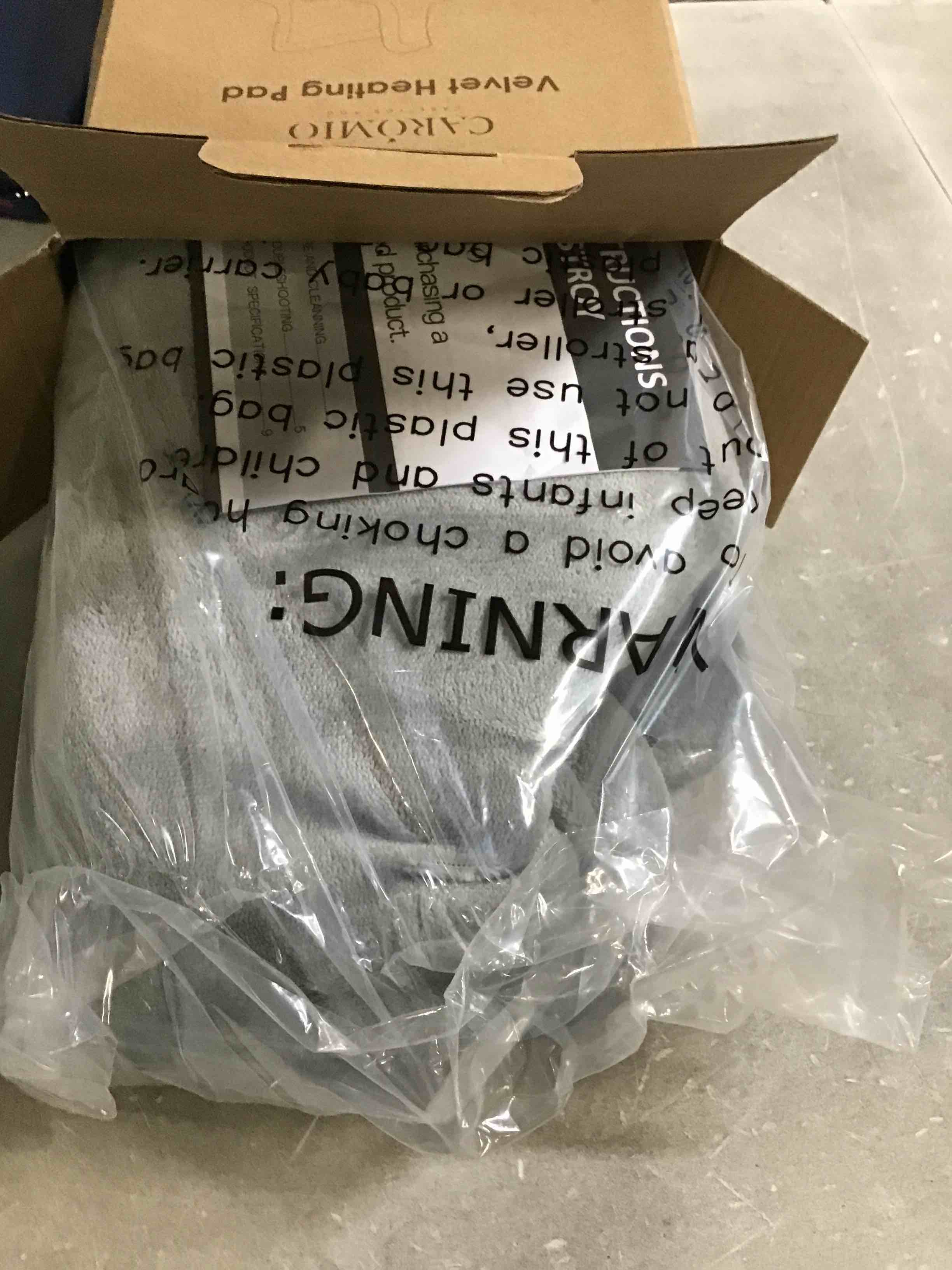 https://s3.amazonaws.com/lotting-images-prod/bidfta/BLU6699606_1722884071789.jpeg