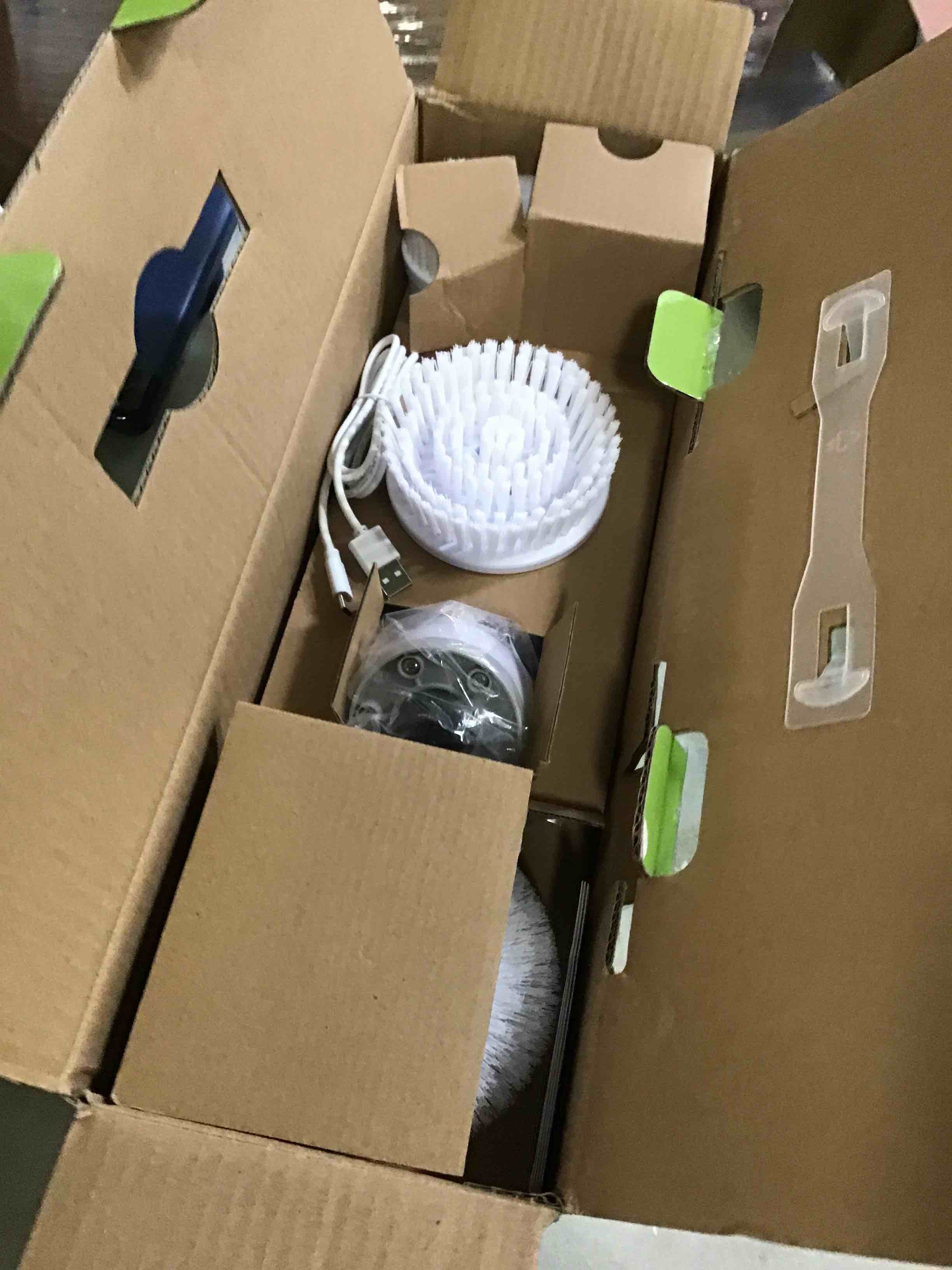 https://s3.amazonaws.com/lotting-images-prod/bidfta/BLU6699619_1722885402308.jpeg