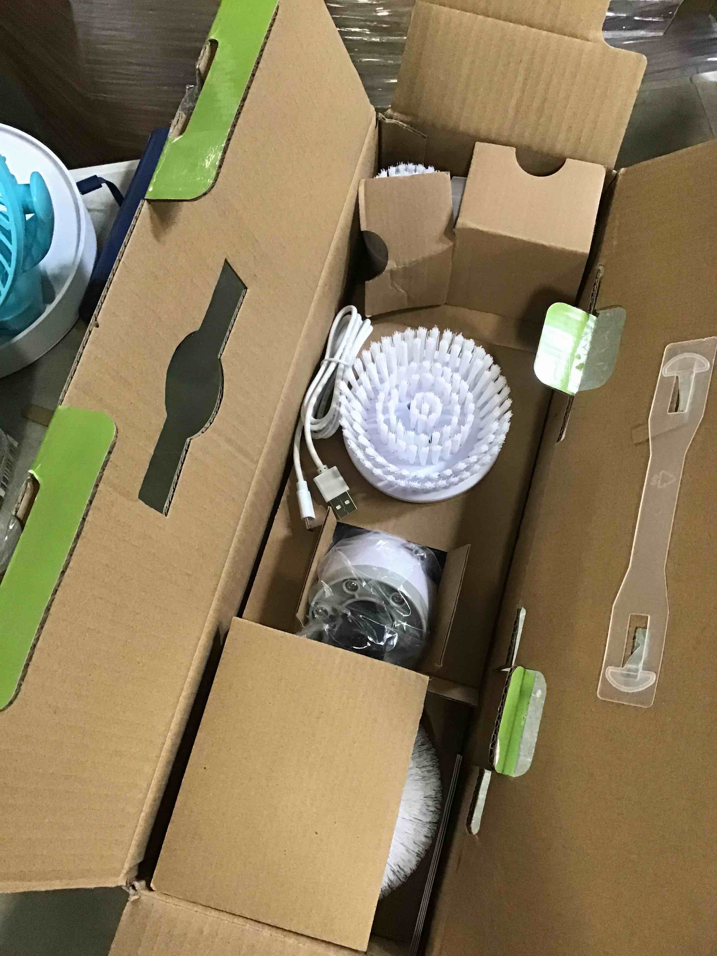 https://s3.amazonaws.com/lotting-images-prod/bidfta/BLU6699619_1722885403683.jpeg