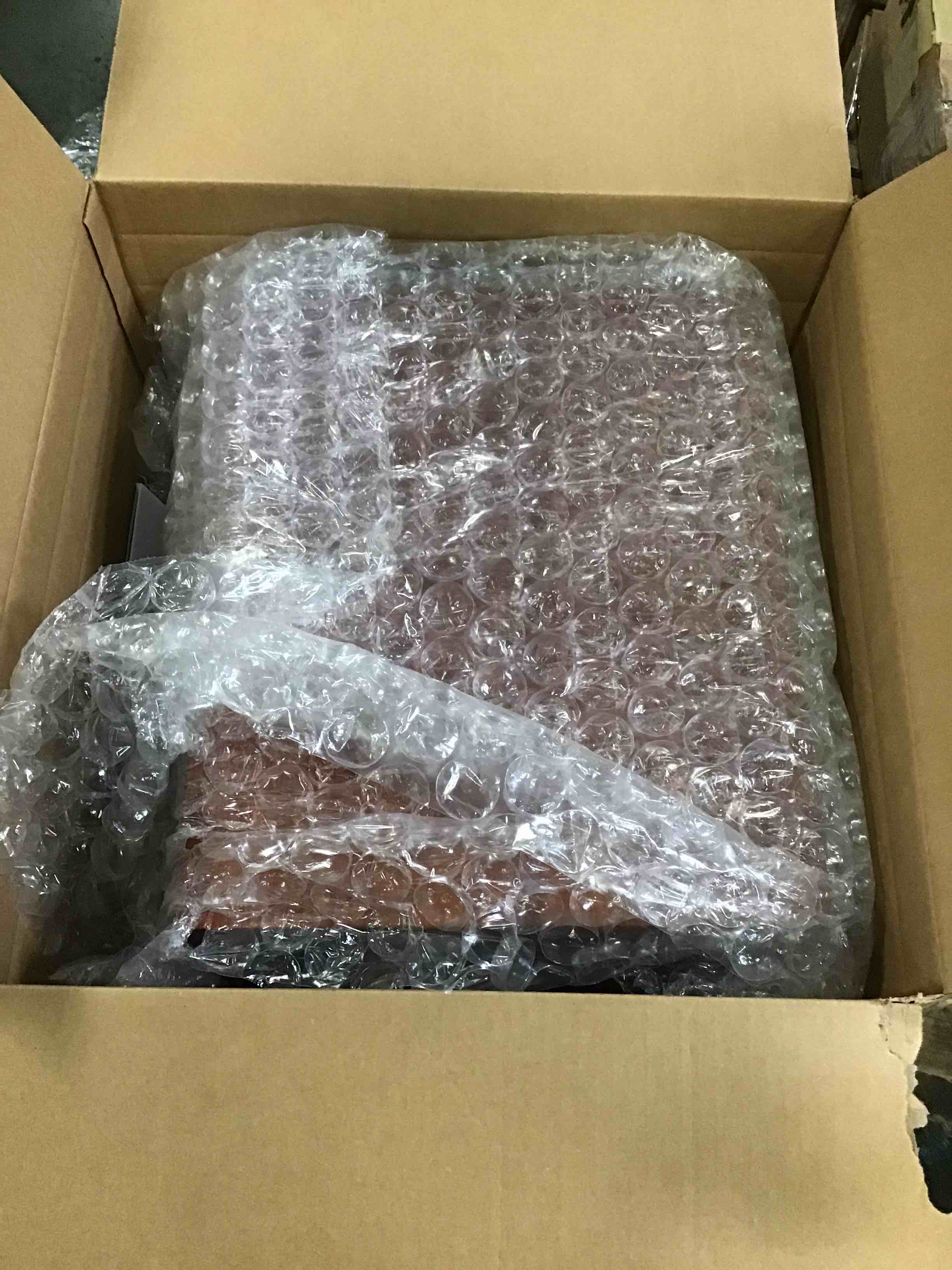 https://s3.amazonaws.com/lotting-images-prod/bidfta/BLU6700098_1723052851407.jpeg