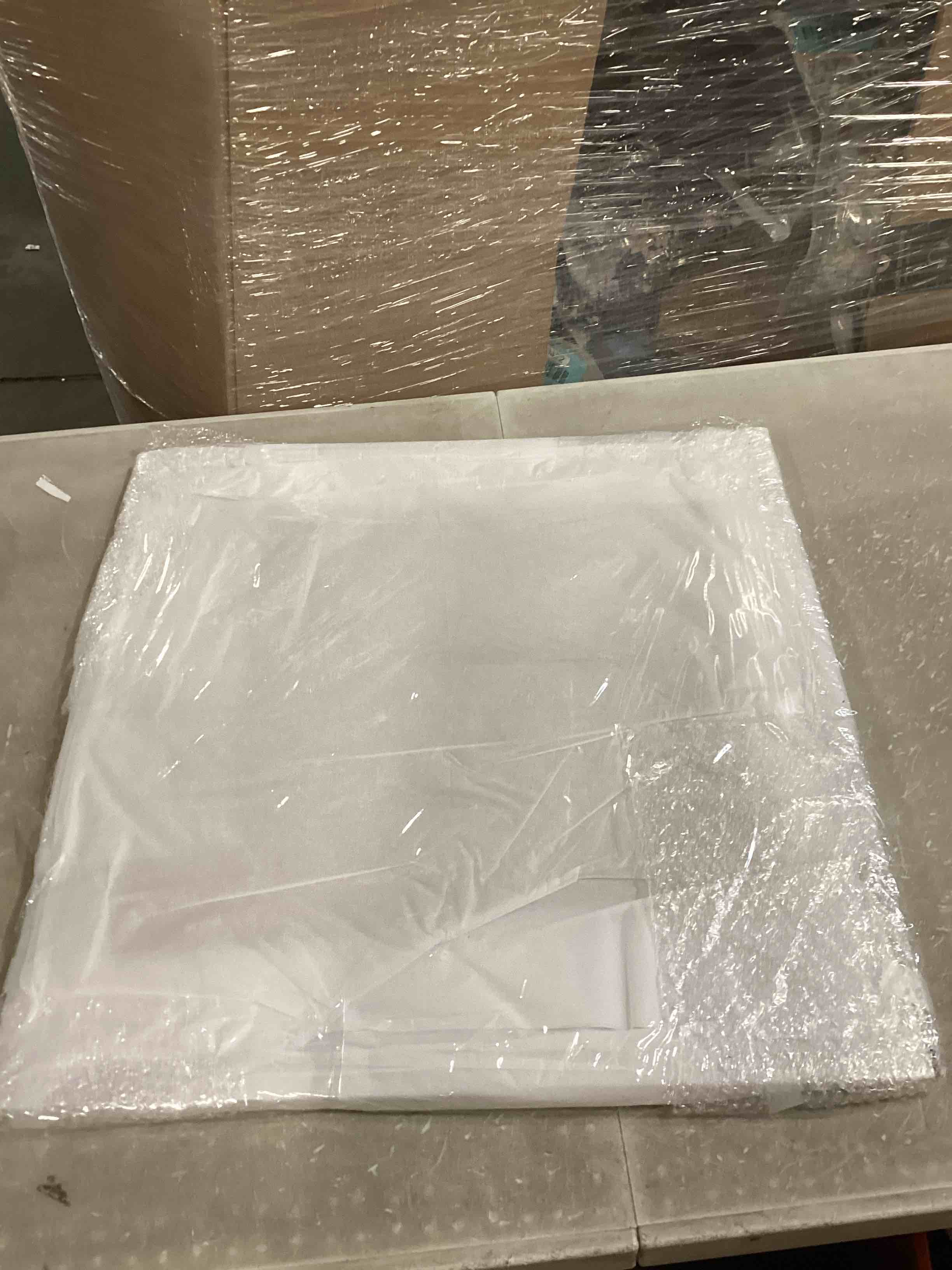 https://s3.amazonaws.com/lotting-images-prod/bidfta/BLU6700911_1723639372858.jpeg