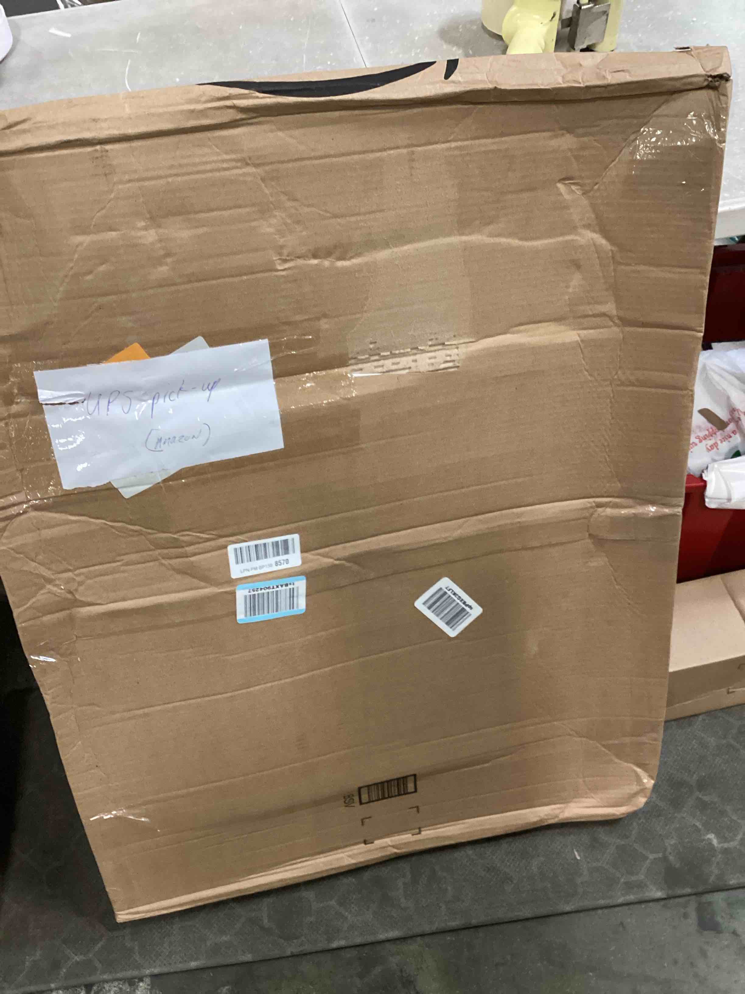 https://s3.amazonaws.com/lotting-images-prod/bidfta/BLU6700911_1723639426798.jpeg