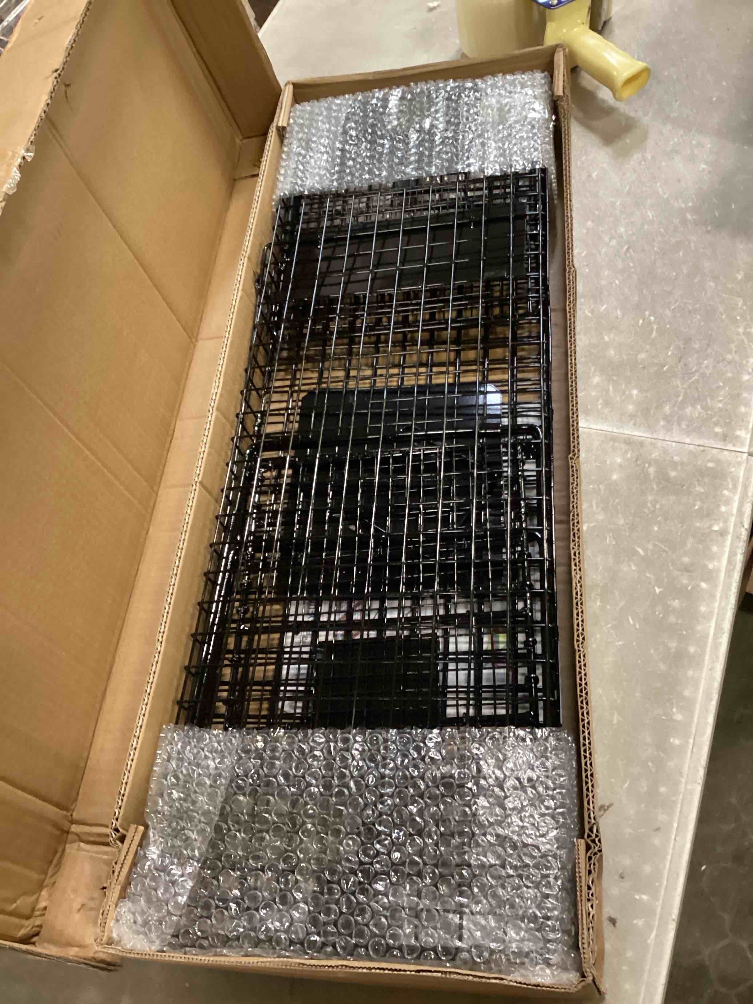 https://s3.amazonaws.com/lotting-images-prod/bidfta/BLU6700917_1723640568396.jpeg