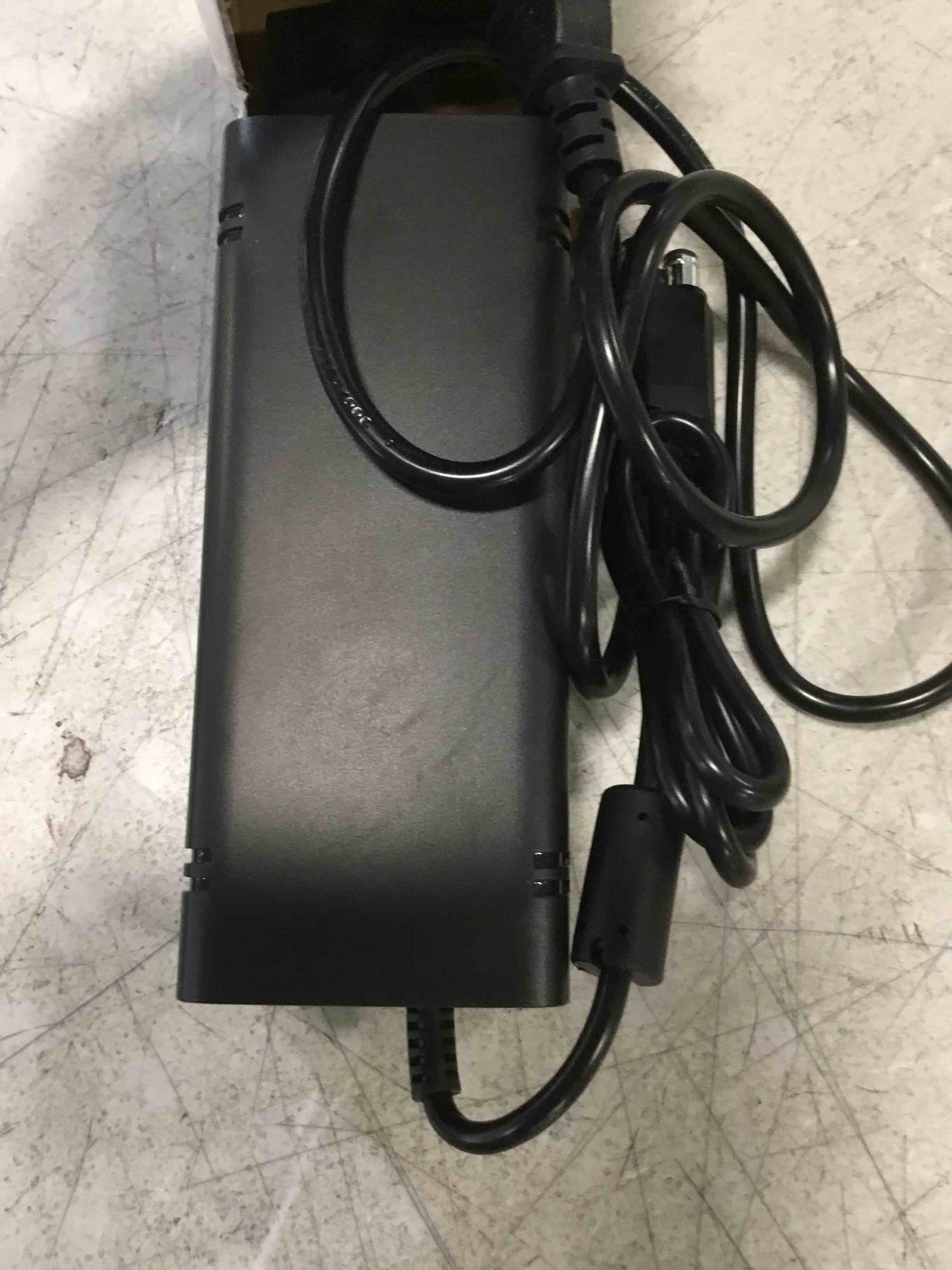 https://s3.amazonaws.com/lotting-images-prod/bidfta/BLU6701374_1722973368805.jpeg