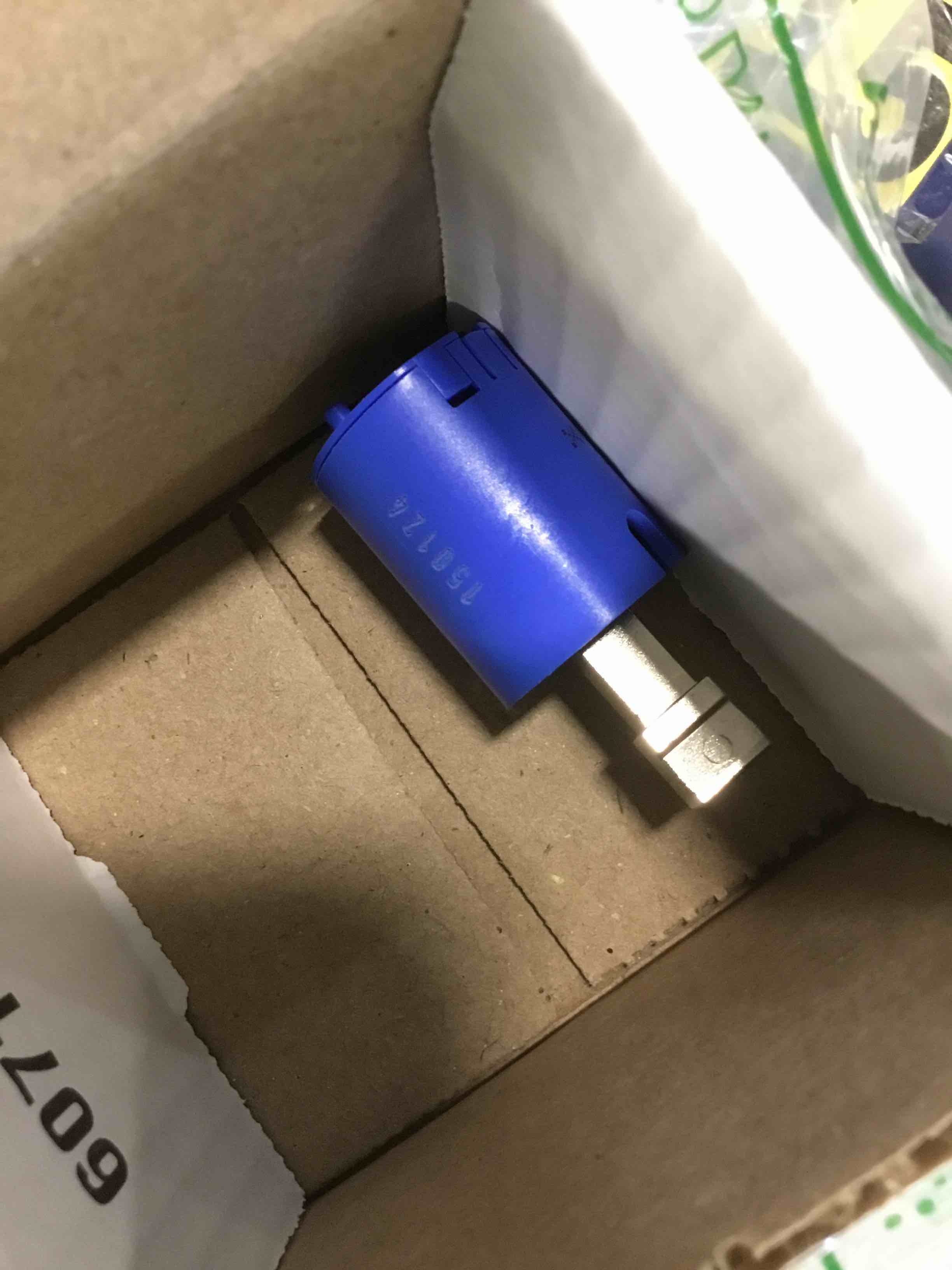 https://s3.amazonaws.com/lotting-images-prod/bidfta/BLU6701565_1723047410556.jpeg