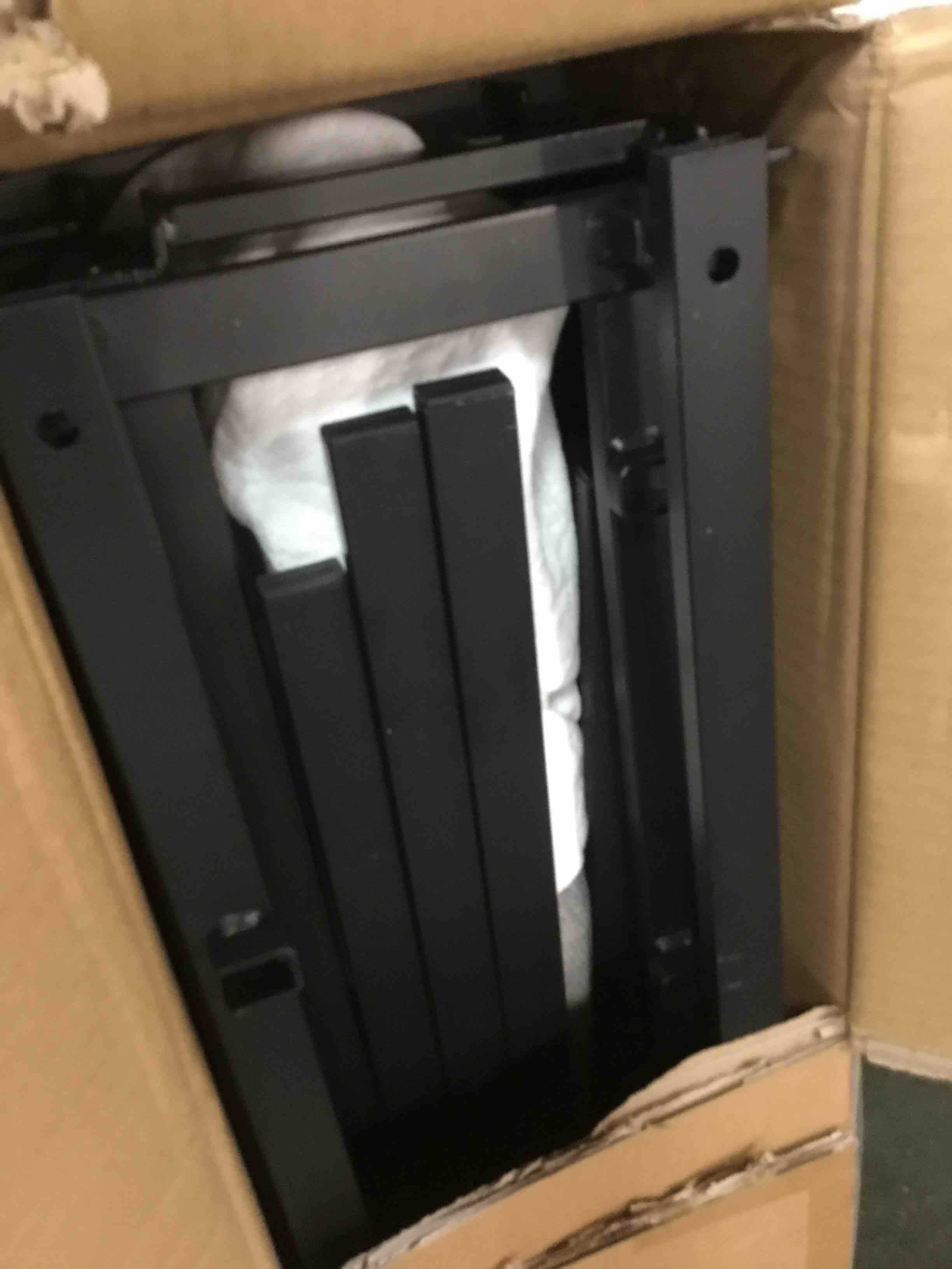 https://s3.amazonaws.com/lotting-images-prod/bidfta/BLU6701762_1723133743778.jpeg