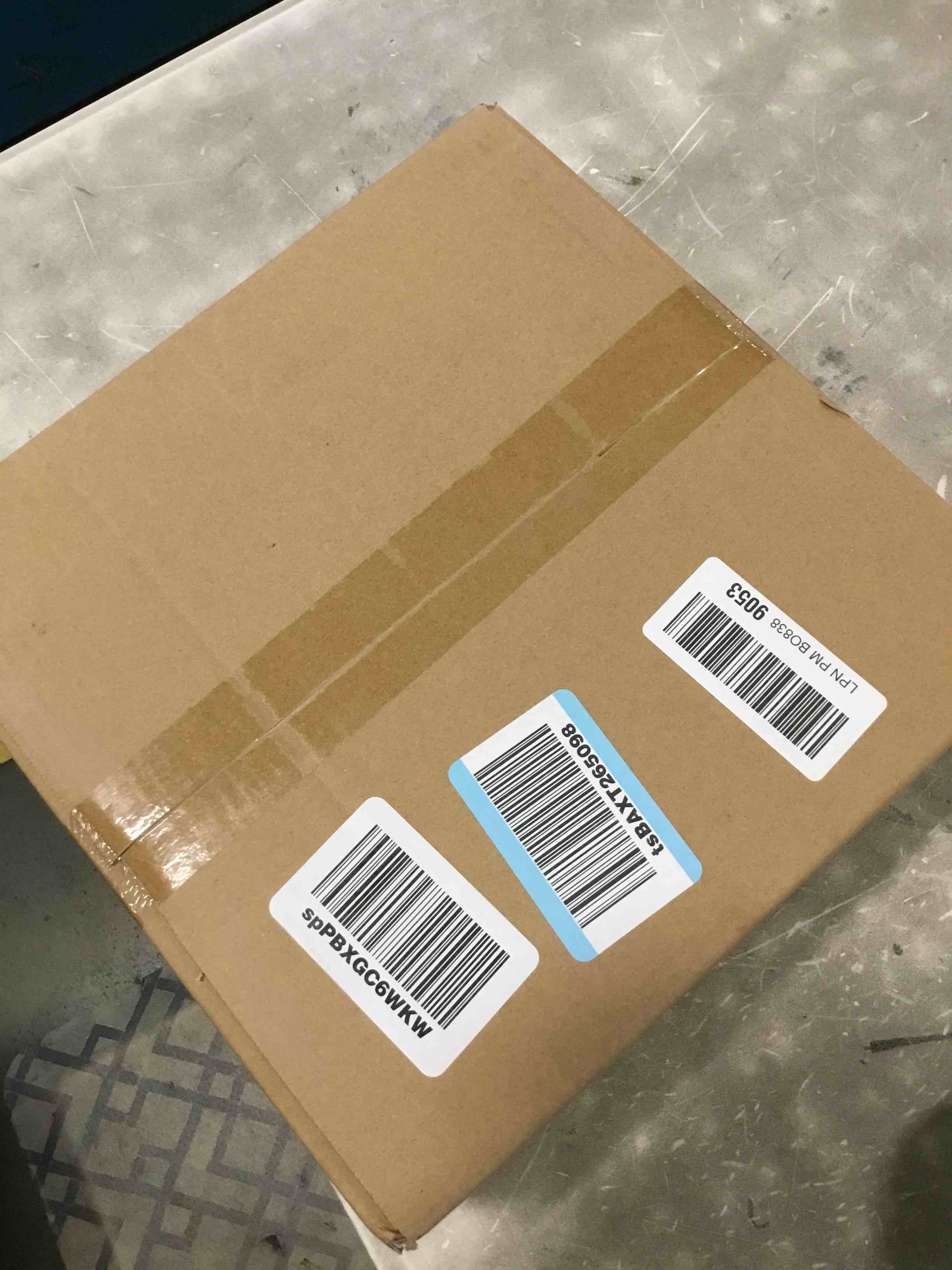 https://s3.amazonaws.com/lotting-images-prod/bidfta/BLU6702356_1723558669342.jpeg
