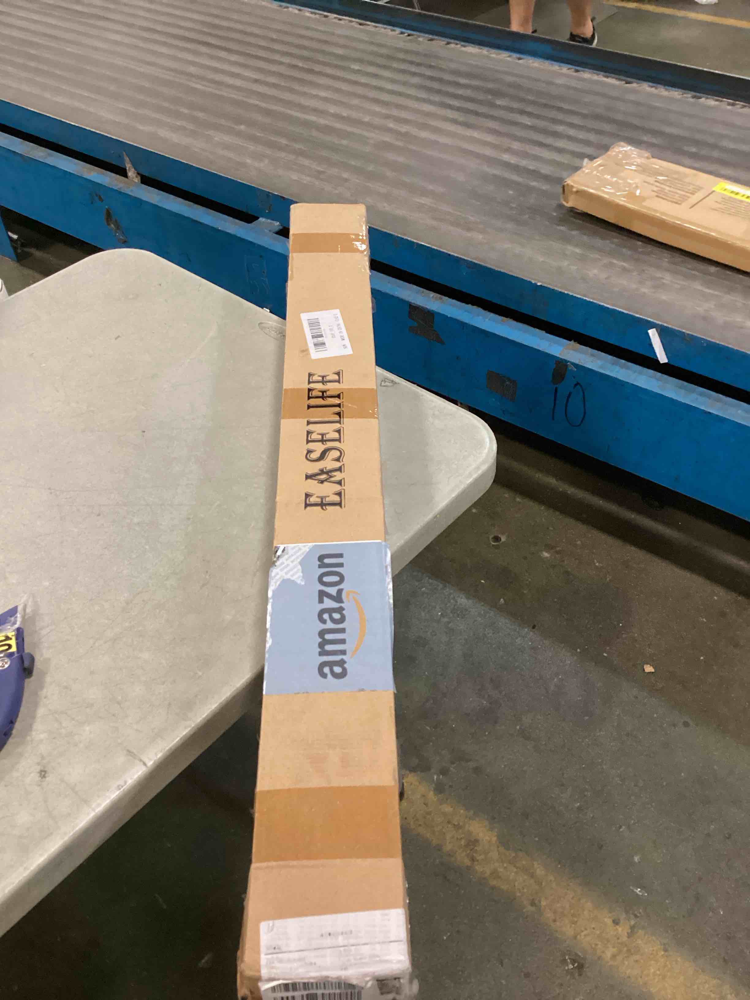 https://s3.amazonaws.com/lotting-images-prod/bidfta/BLU6702483_1722638033089.jpeg