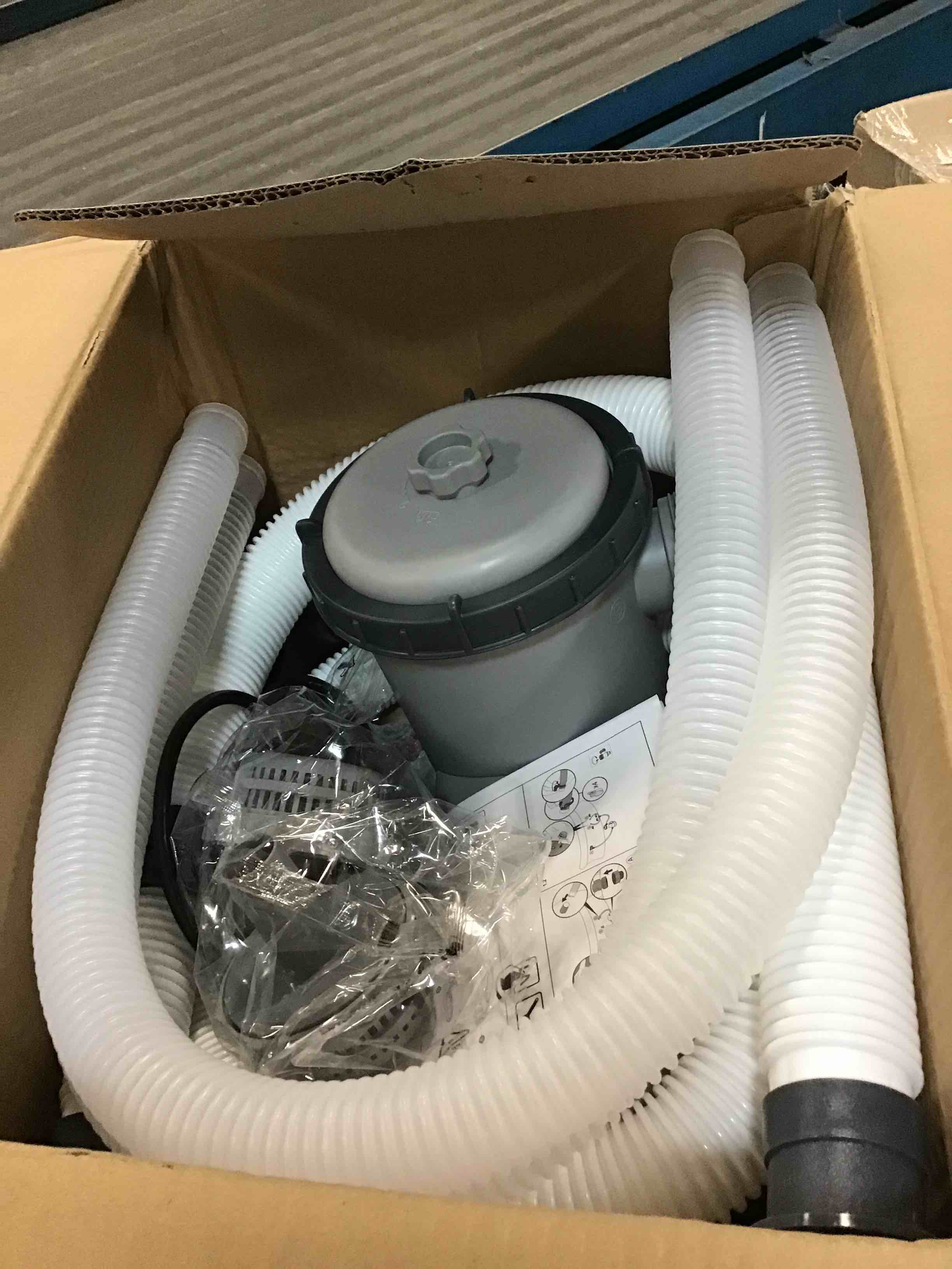 https://s3.amazonaws.com/lotting-images-prod/bidfta/BLU6702584_1723003214337.jpeg