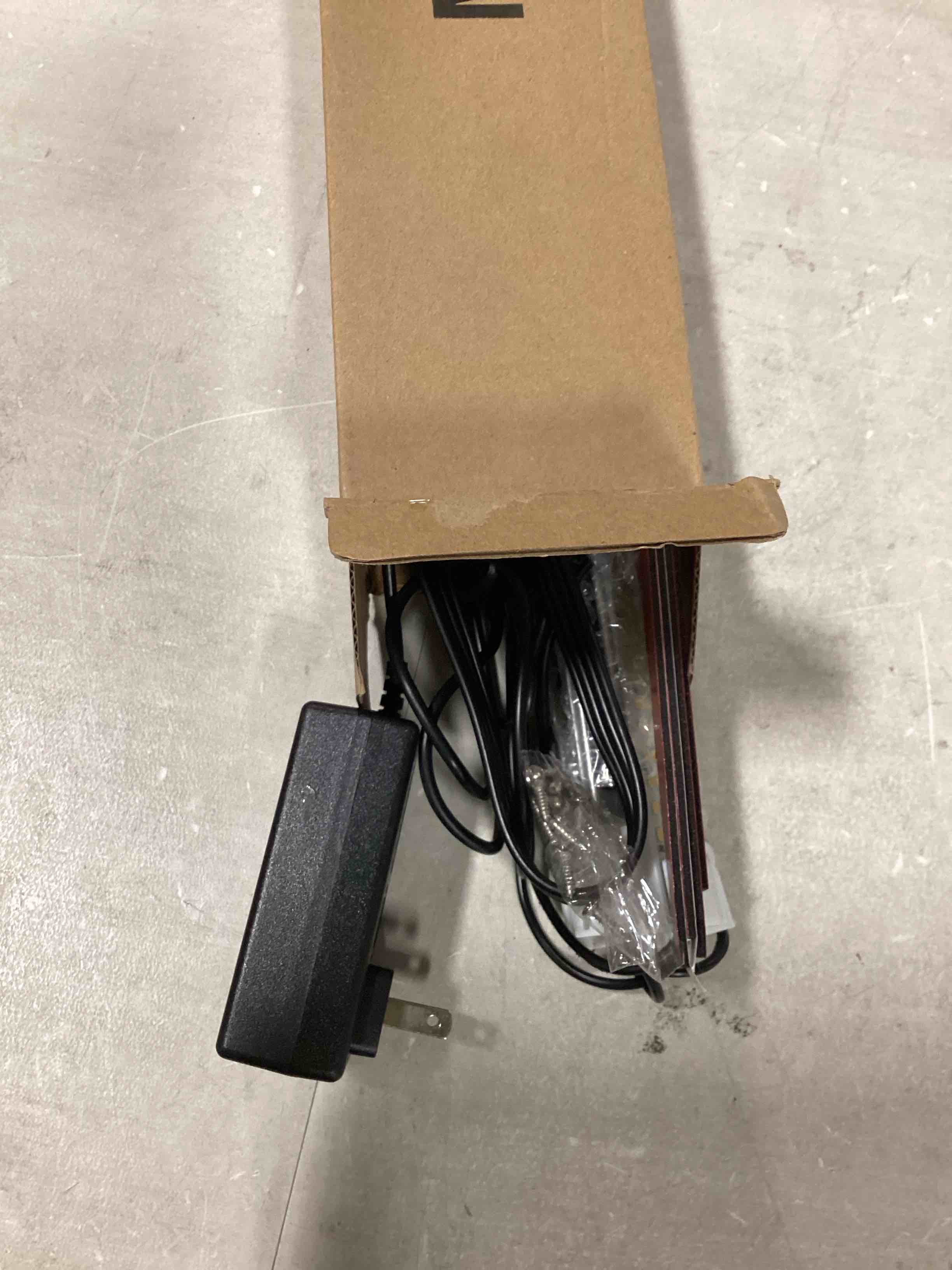 https://s3.amazonaws.com/lotting-images-prod/bidfta/BLU6704177_1719496489854.jpeg