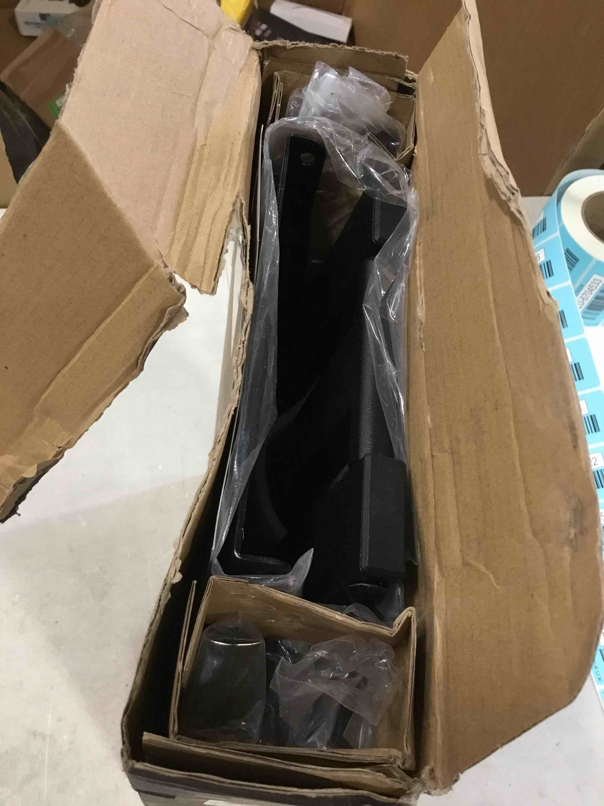 https://s3.amazonaws.com/lotting-images-prod/bidfta/BLU6704515_1719593099495.jpeg