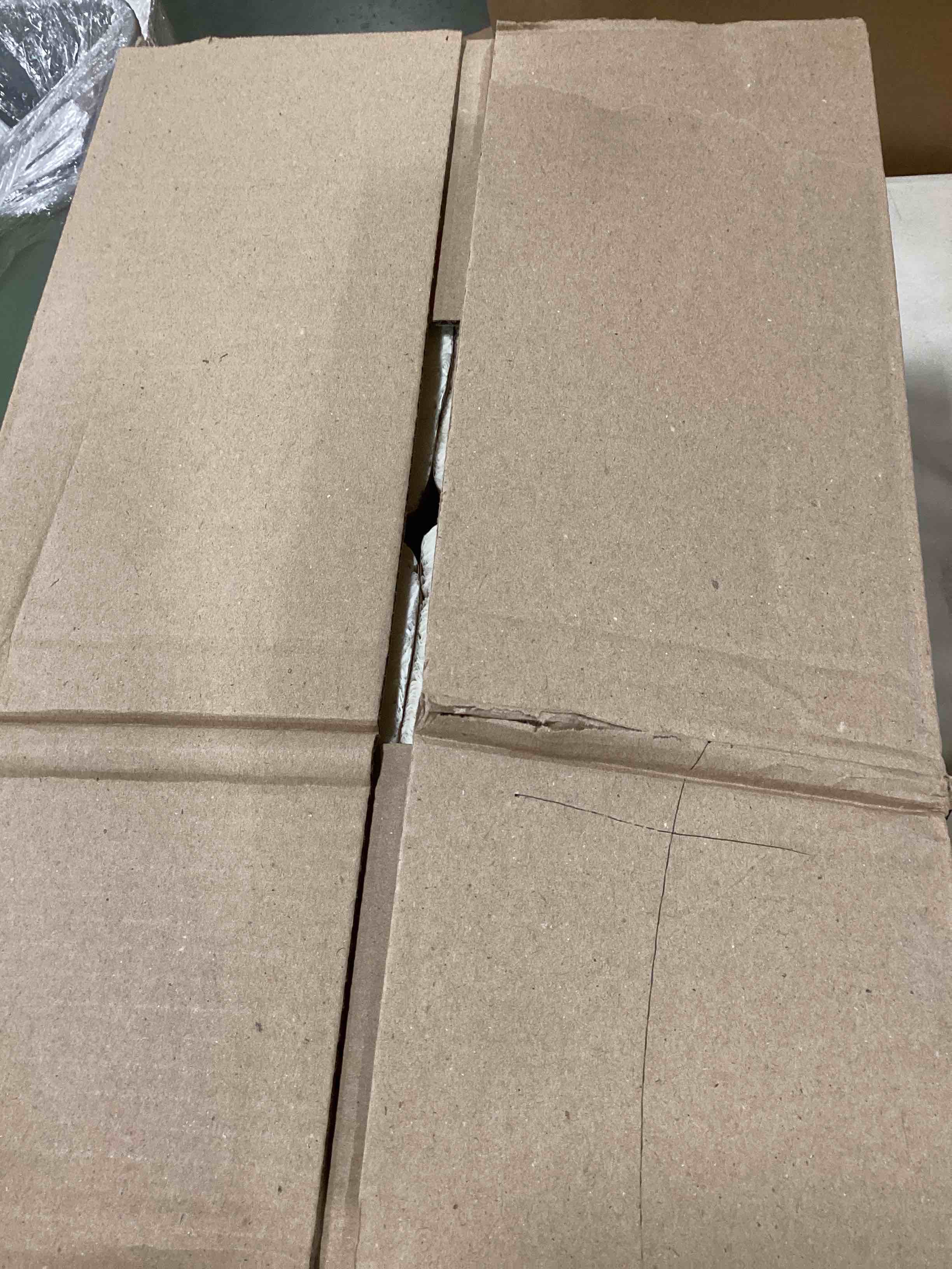 https://s3.amazonaws.com/lotting-images-prod/bidfta/BLU6704616_1719837770379.jpeg