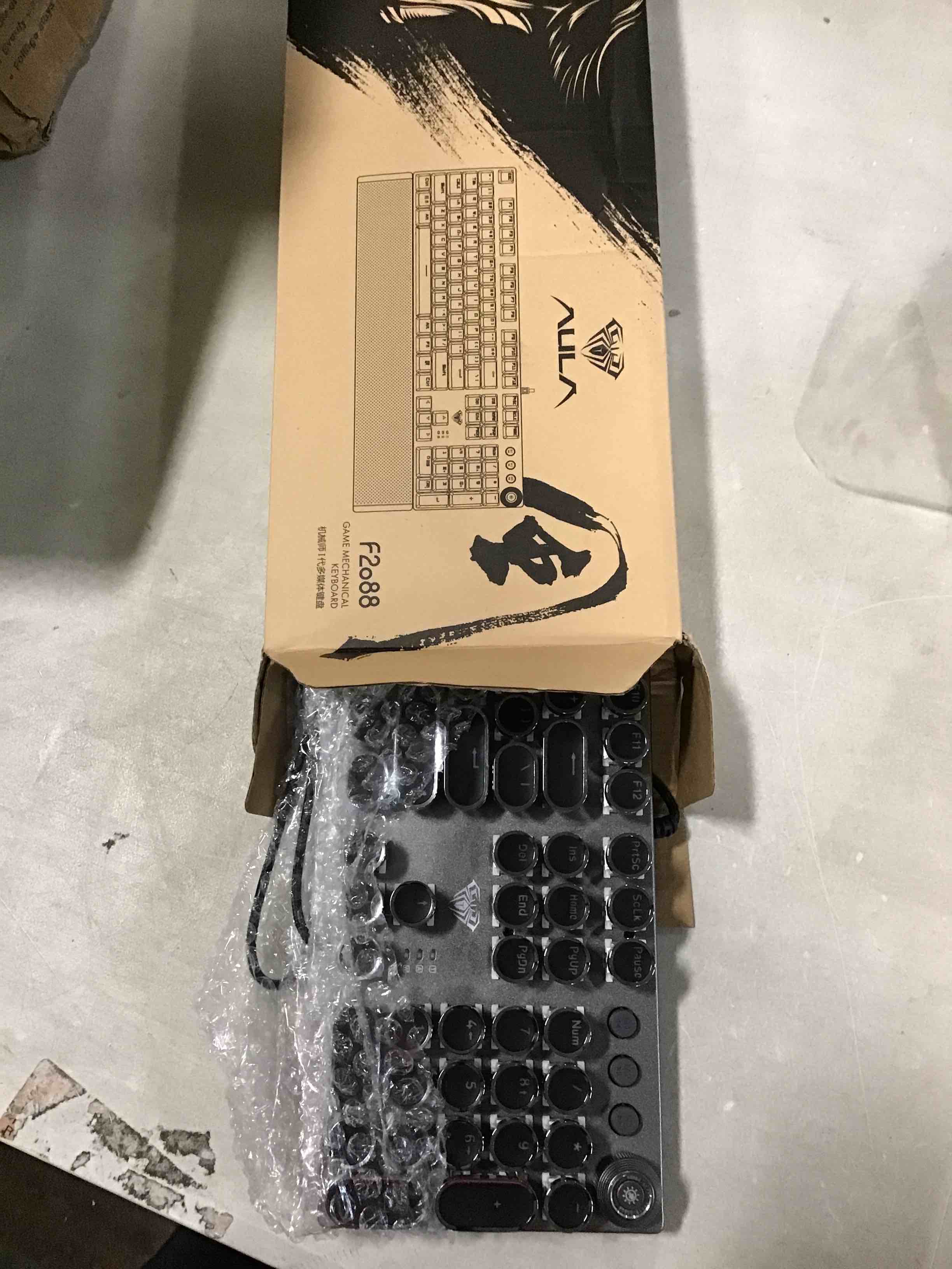 https://s3.amazonaws.com/lotting-images-prod/bidfta/BLU6705339_1720034913436.jpeg