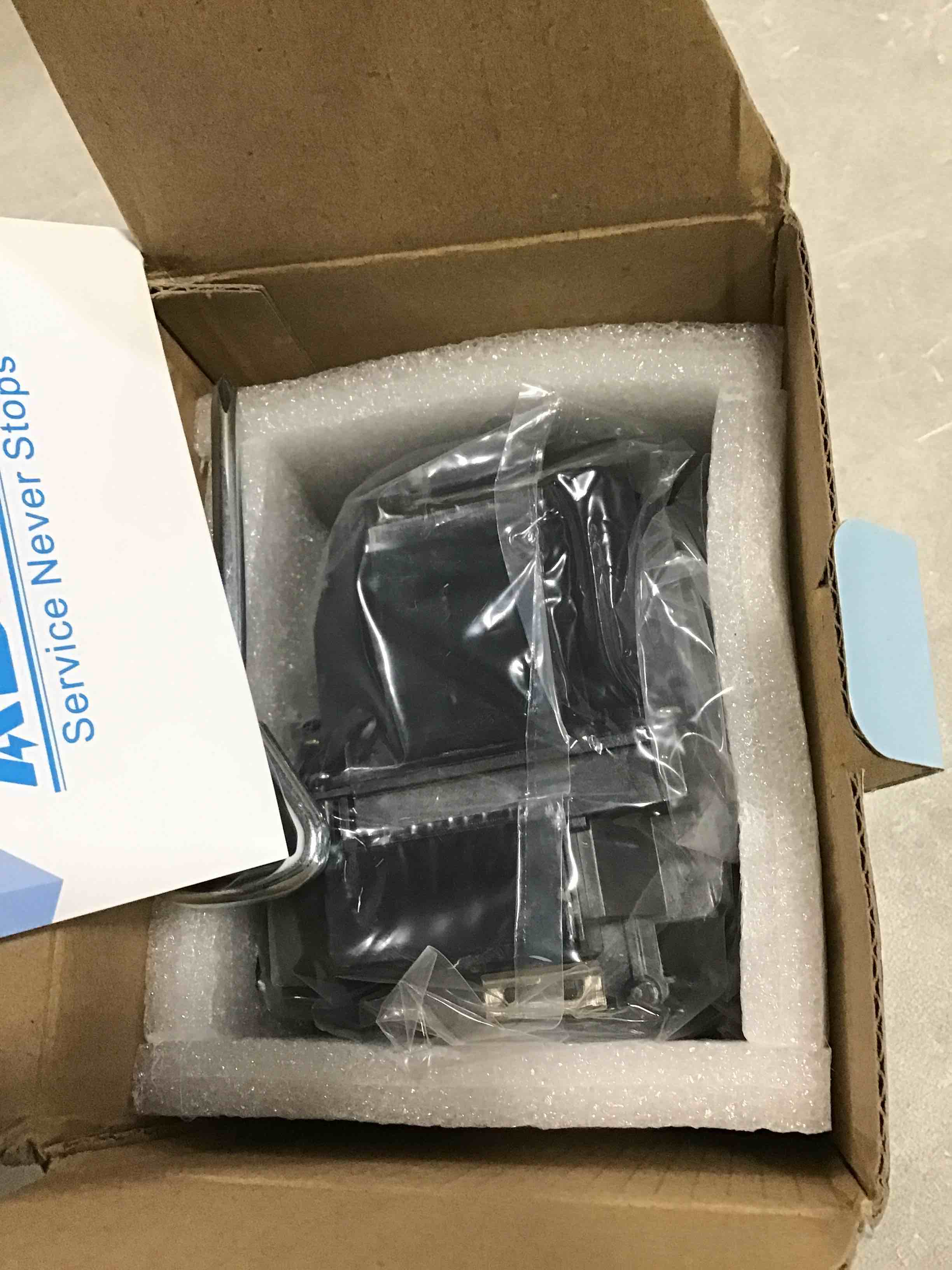 https://s3.amazonaws.com/lotting-images-prod/bidfta/BLU6705686_1719589710099.jpeg