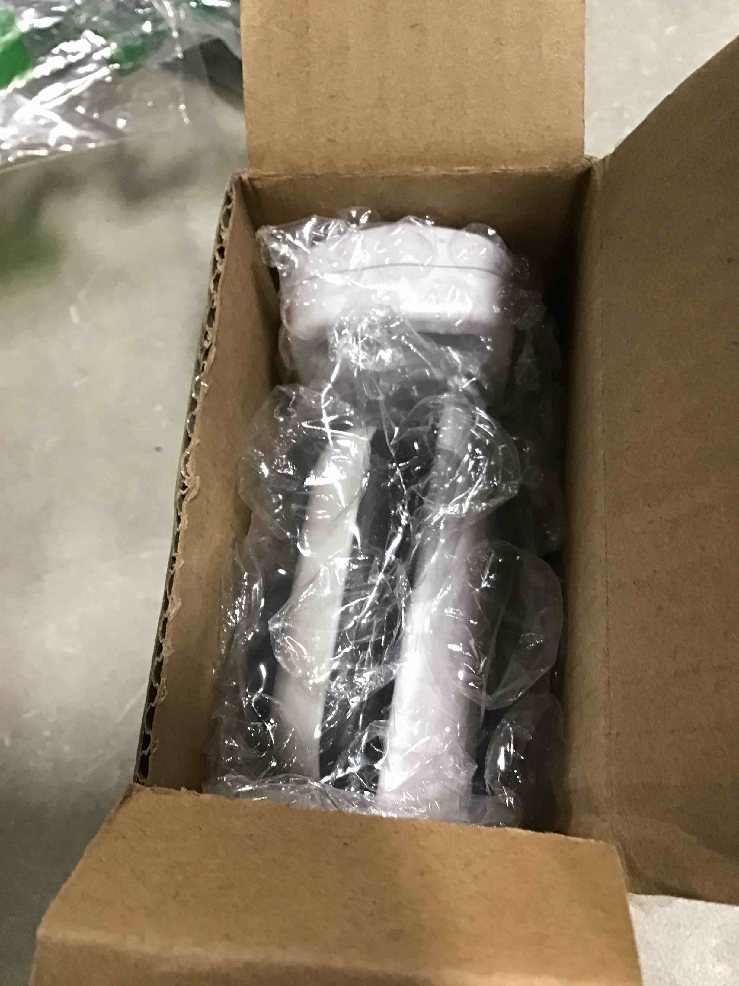 https://s3.amazonaws.com/lotting-images-prod/bidfta/BLU6706693_1720033683892.jpeg
