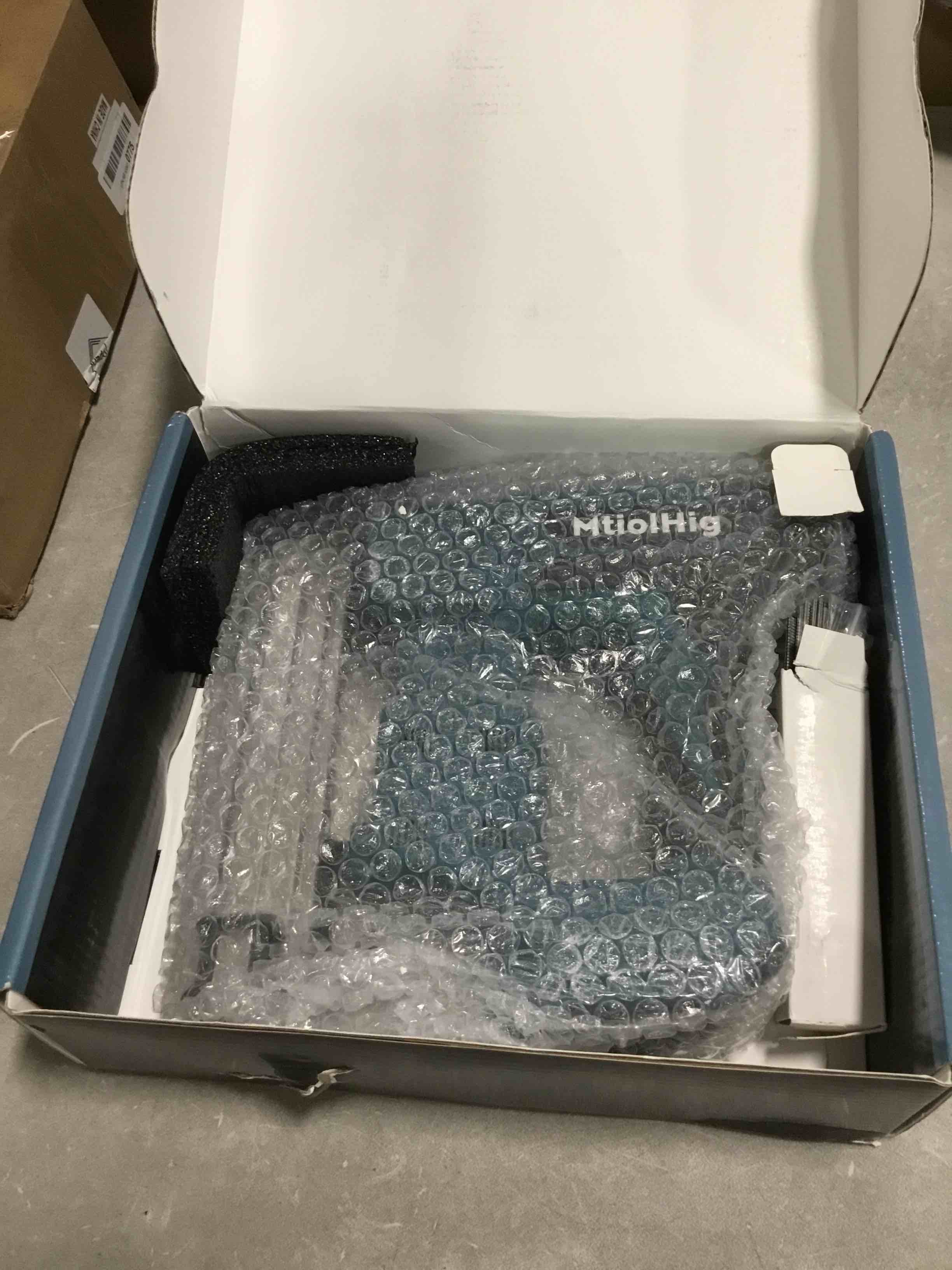 https://s3.amazonaws.com/lotting-images-prod/bidfta/BLU6706708_1720034388331.jpeg