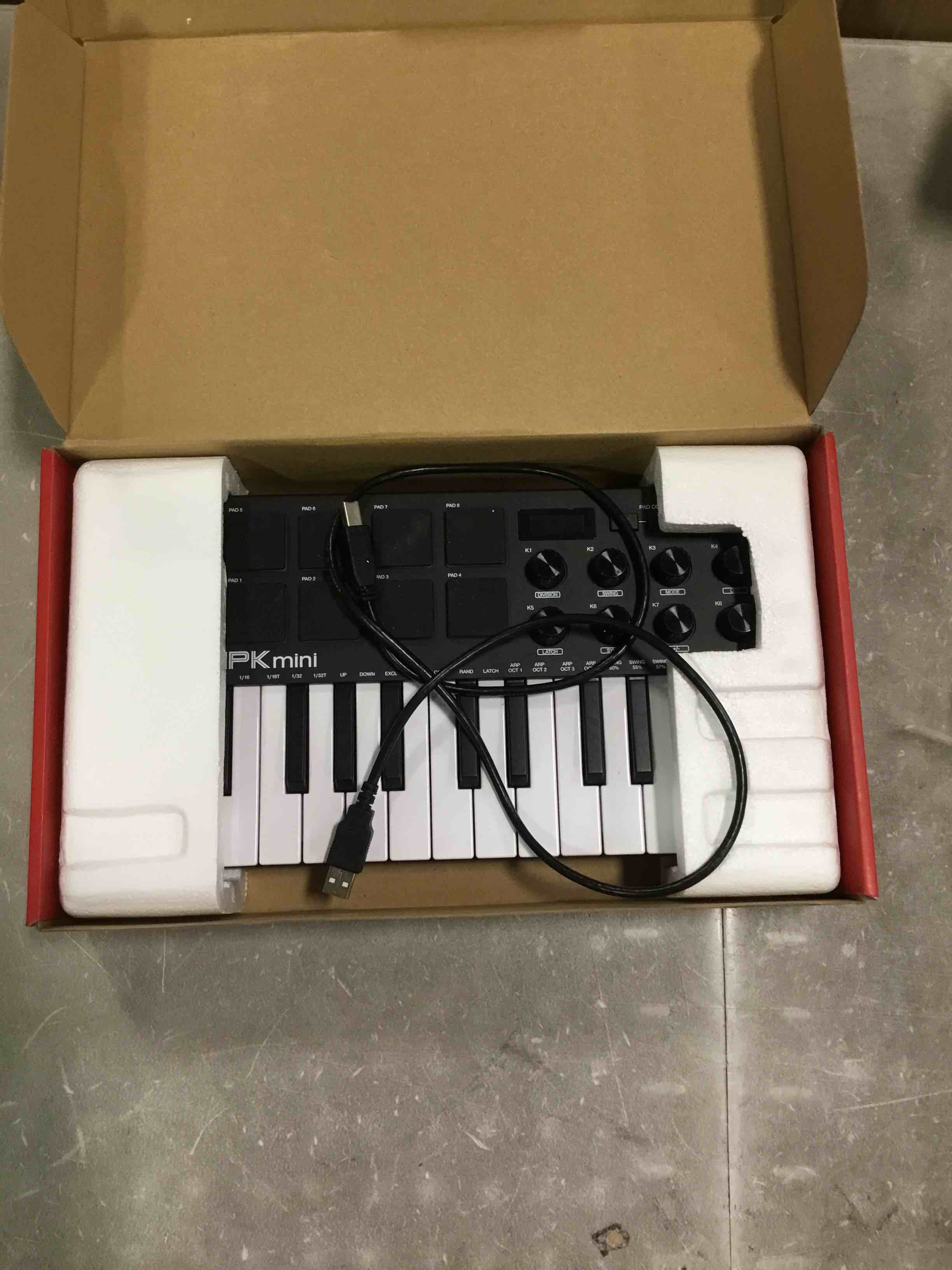 https://s3.amazonaws.com/lotting-images-prod/bidfta/BLU6707049_1719514868899.jpeg