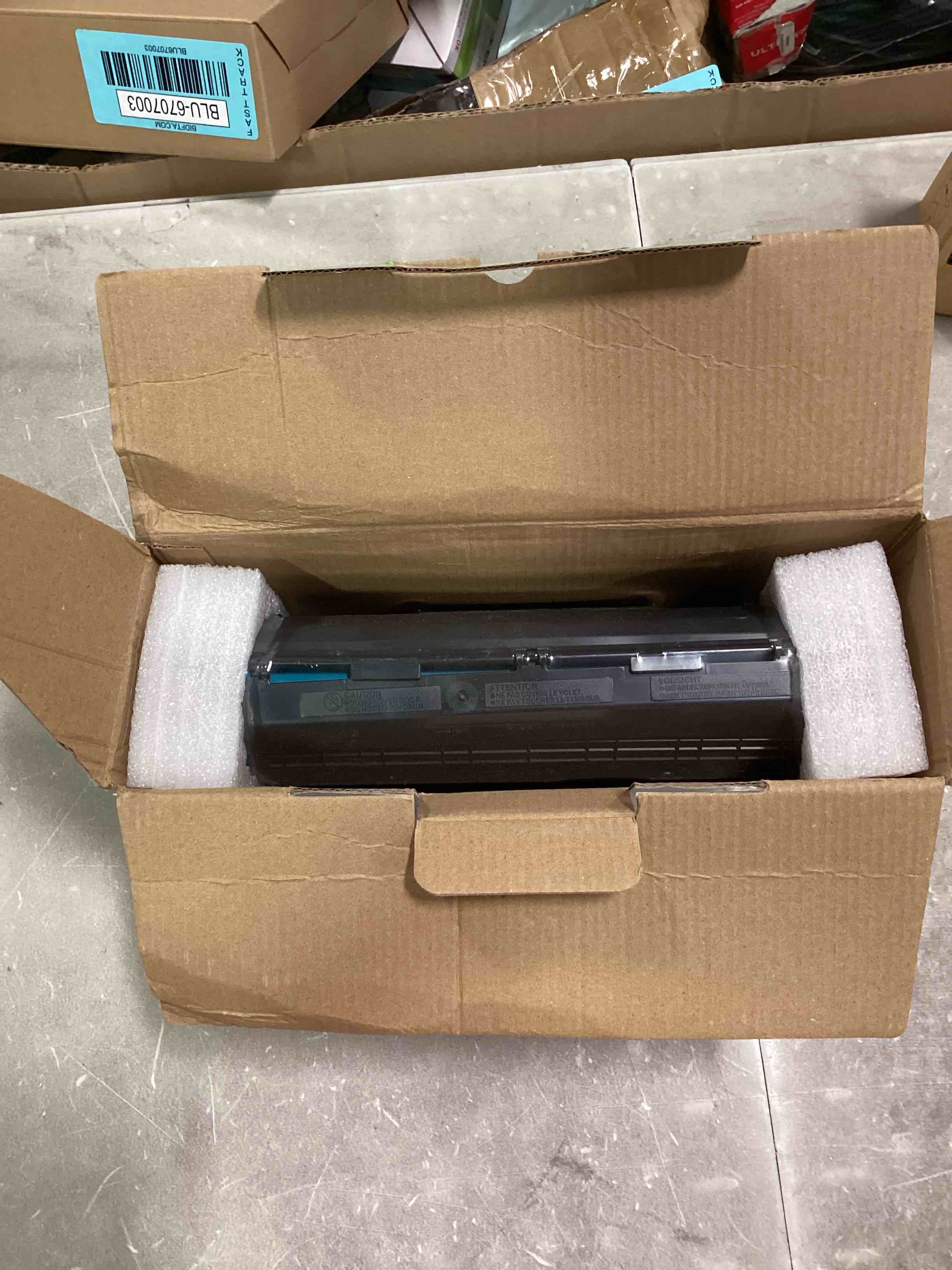 https://s3.amazonaws.com/lotting-images-prod/bidfta/BLU6707069_1719517956375.jpeg