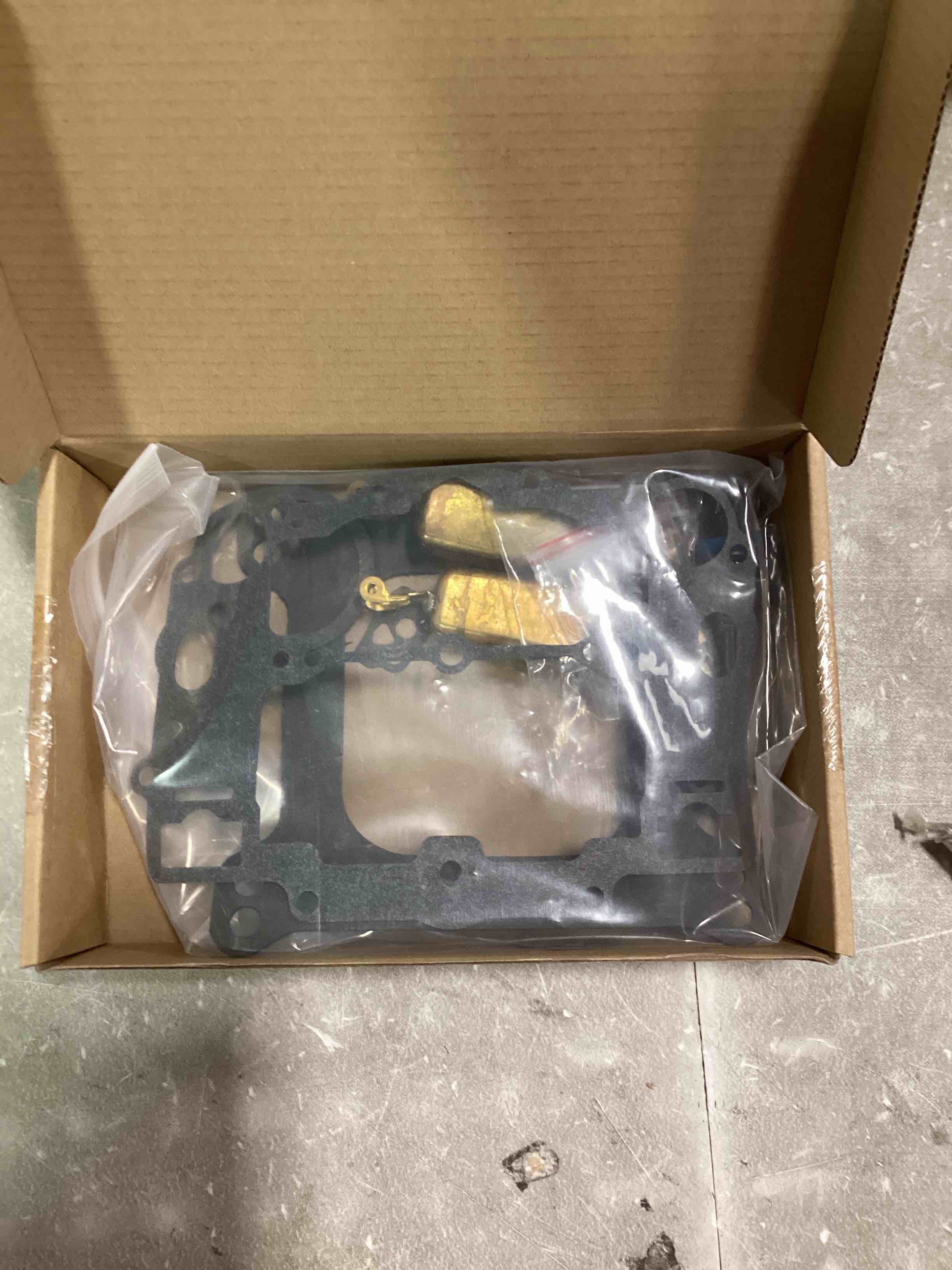 https://s3.amazonaws.com/lotting-images-prod/bidfta/BLU6707737_1719938772256.jpeg
