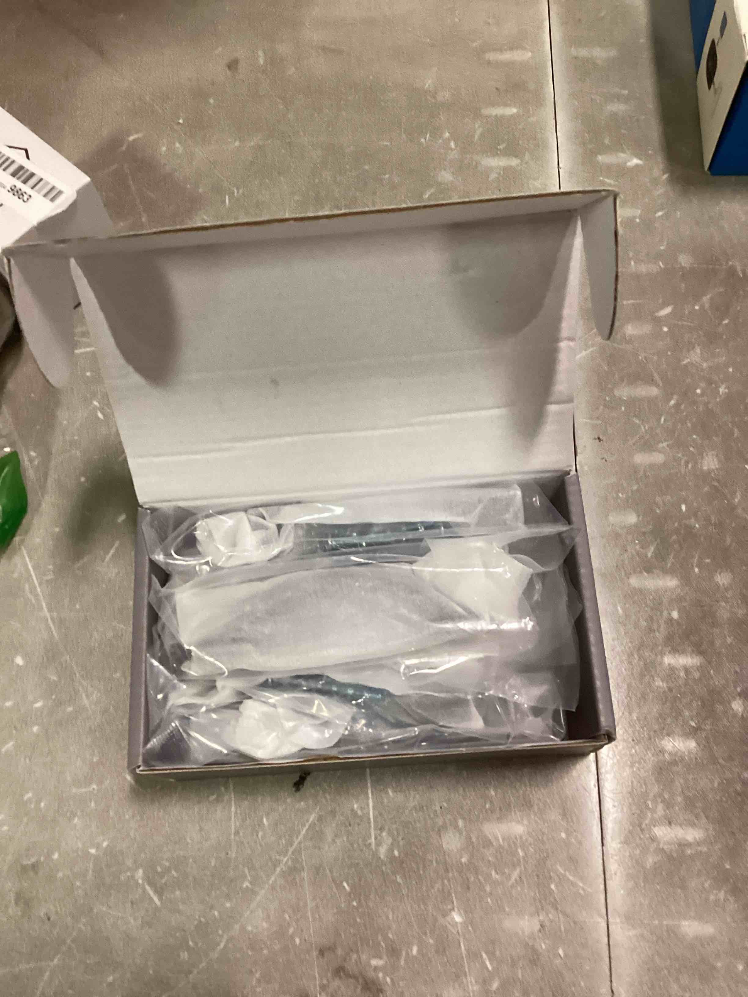 https://s3.amazonaws.com/lotting-images-prod/bidfta/BLU6707739_1719938905346.jpeg