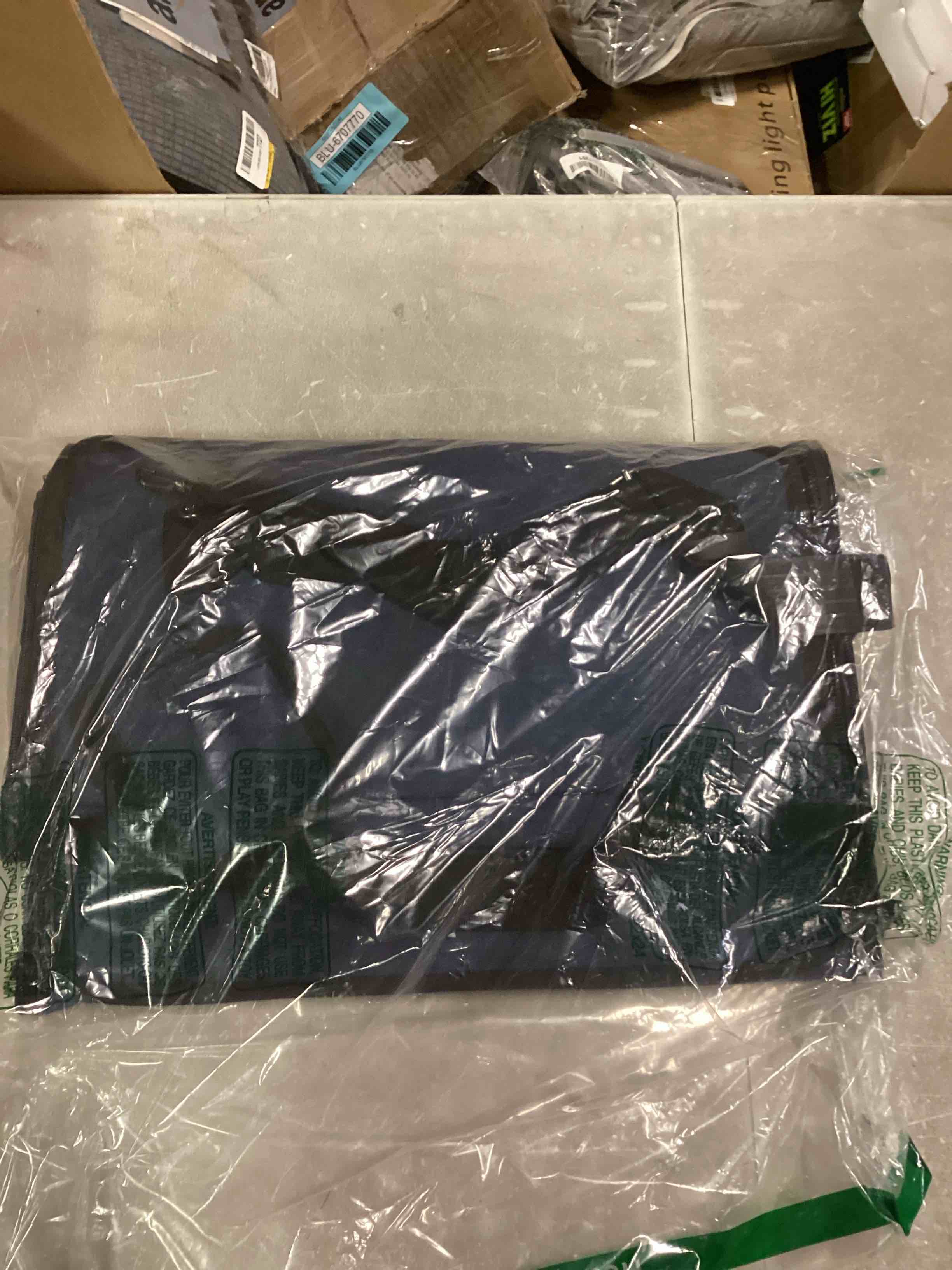 https://s3.amazonaws.com/lotting-images-prod/bidfta/BLU6707812_1719945557300.jpeg