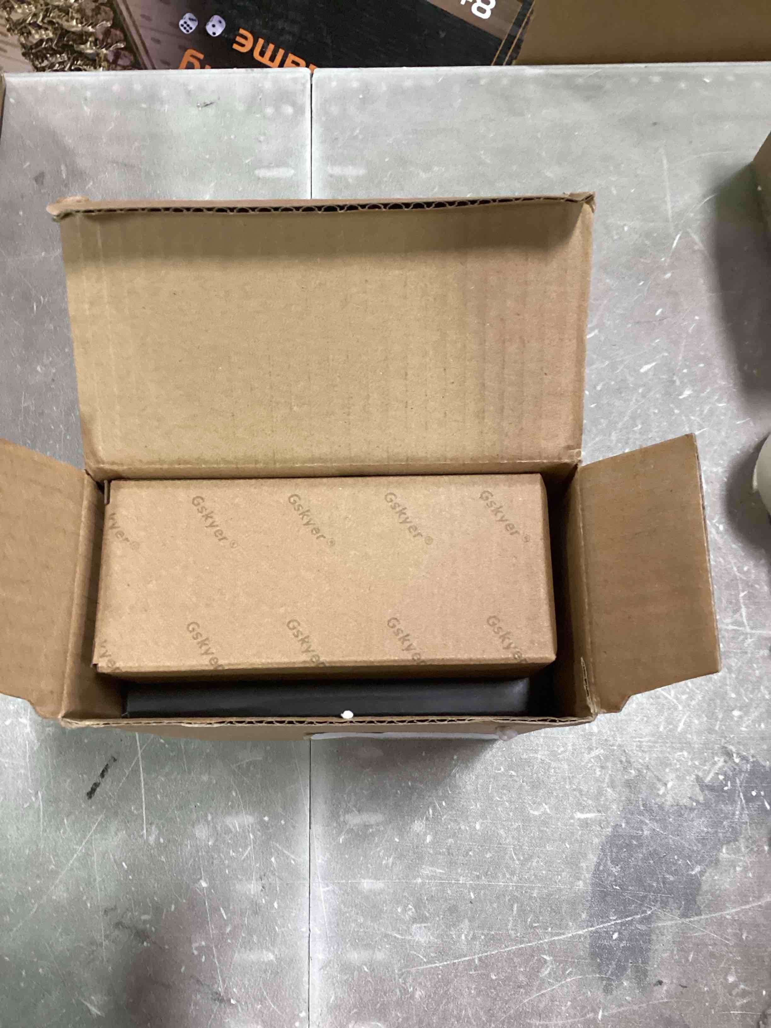 https://s3.amazonaws.com/lotting-images-prod/bidfta/BLU6707848_1719948992186.jpeg