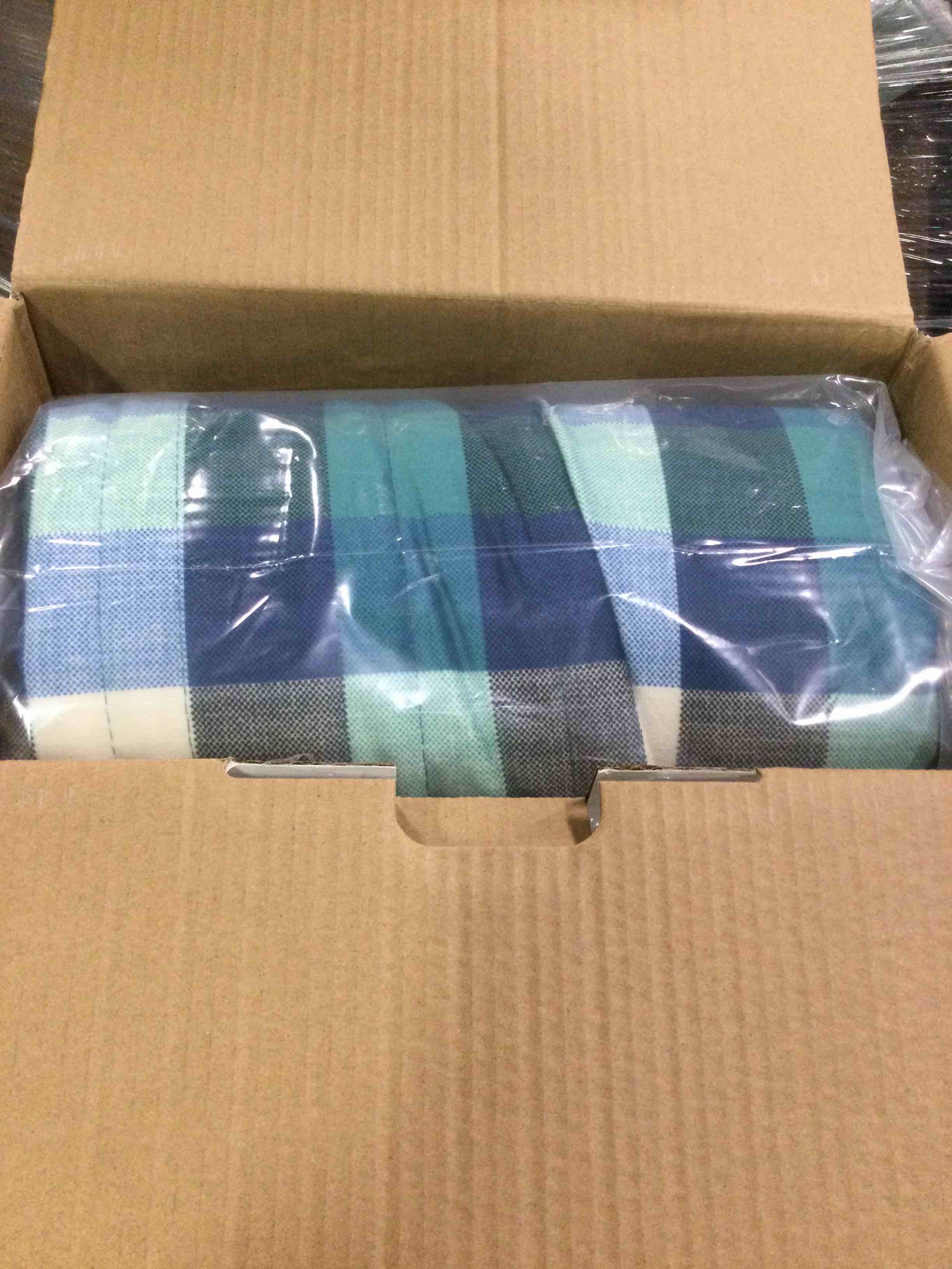 https://s3.amazonaws.com/lotting-images-prod/bidfta/BLU6708035_1720019605895.jpeg