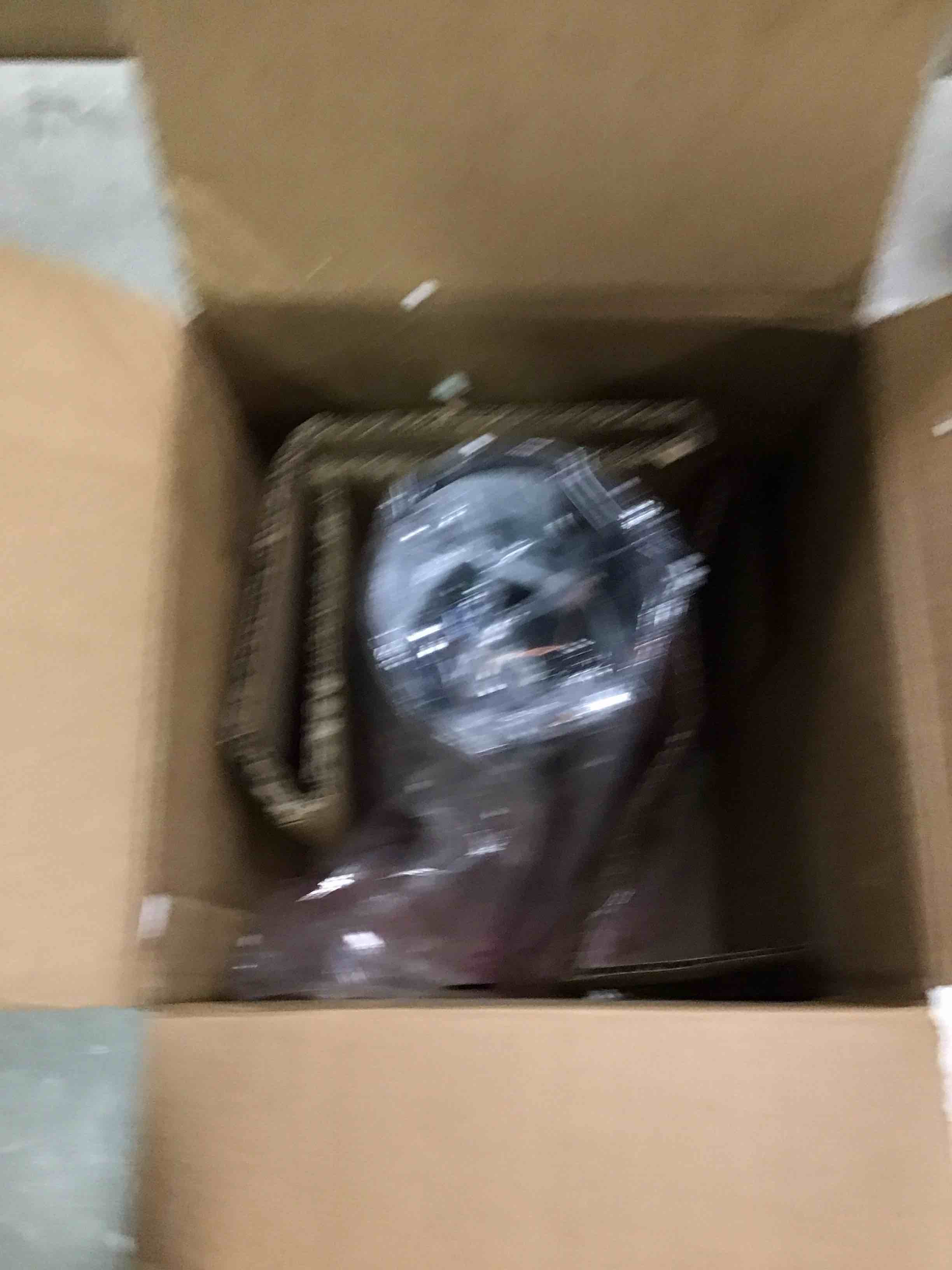 https://s3.amazonaws.com/lotting-images-prod/bidfta/BLU6708080_1720026041261.jpeg