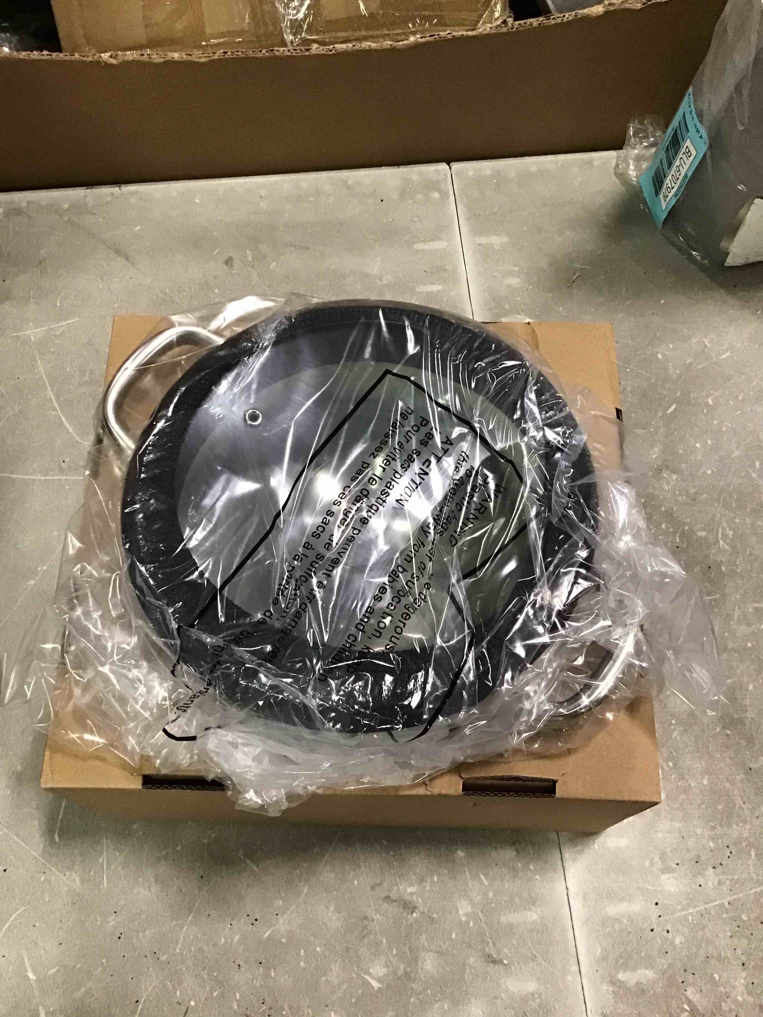 https://s3.amazonaws.com/lotting-images-prod/bidfta/BLU6708139_1720032695419.jpeg