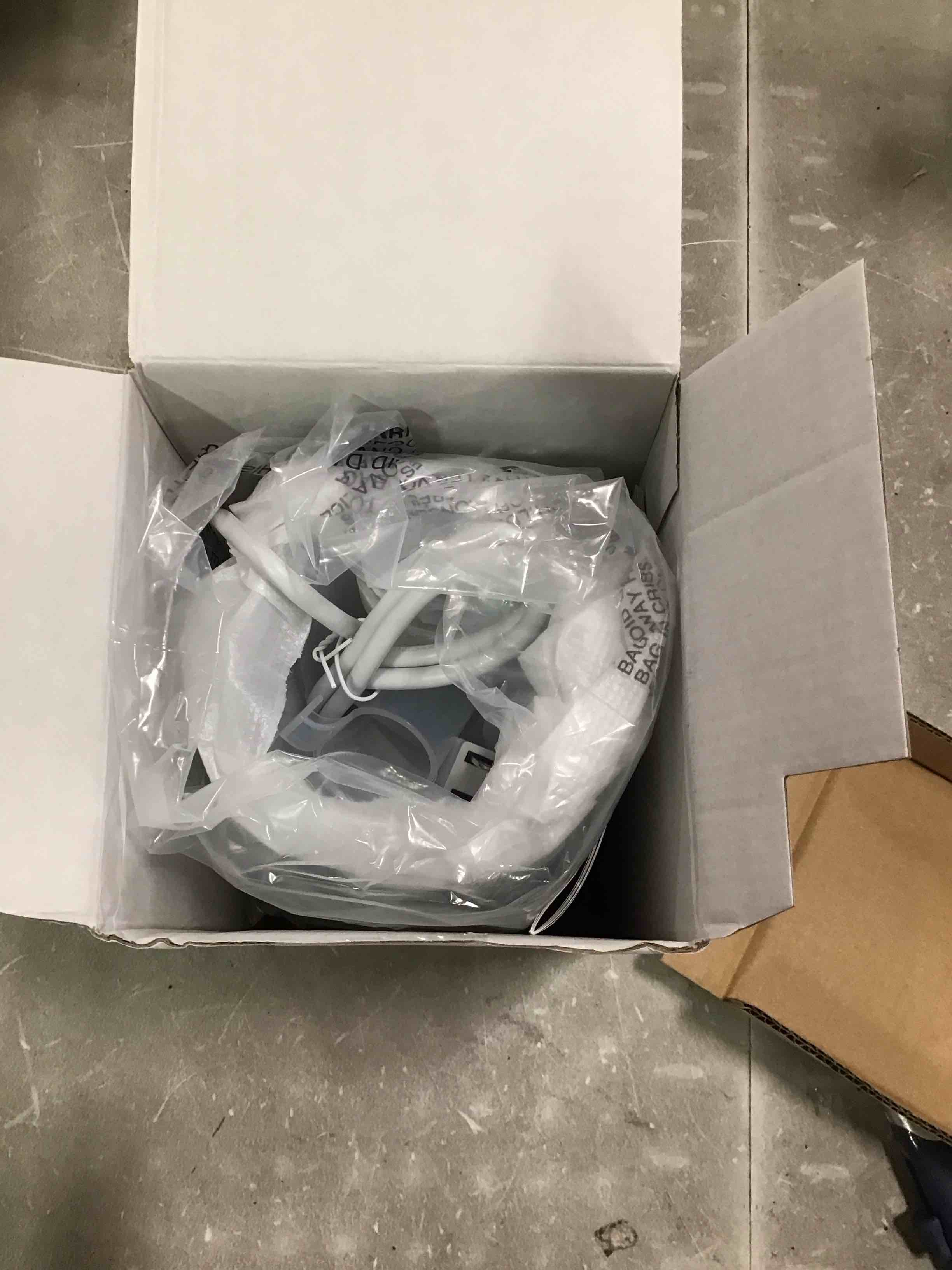 https://s3.amazonaws.com/lotting-images-prod/bidfta/BLU6708153_1720033884227.jpeg