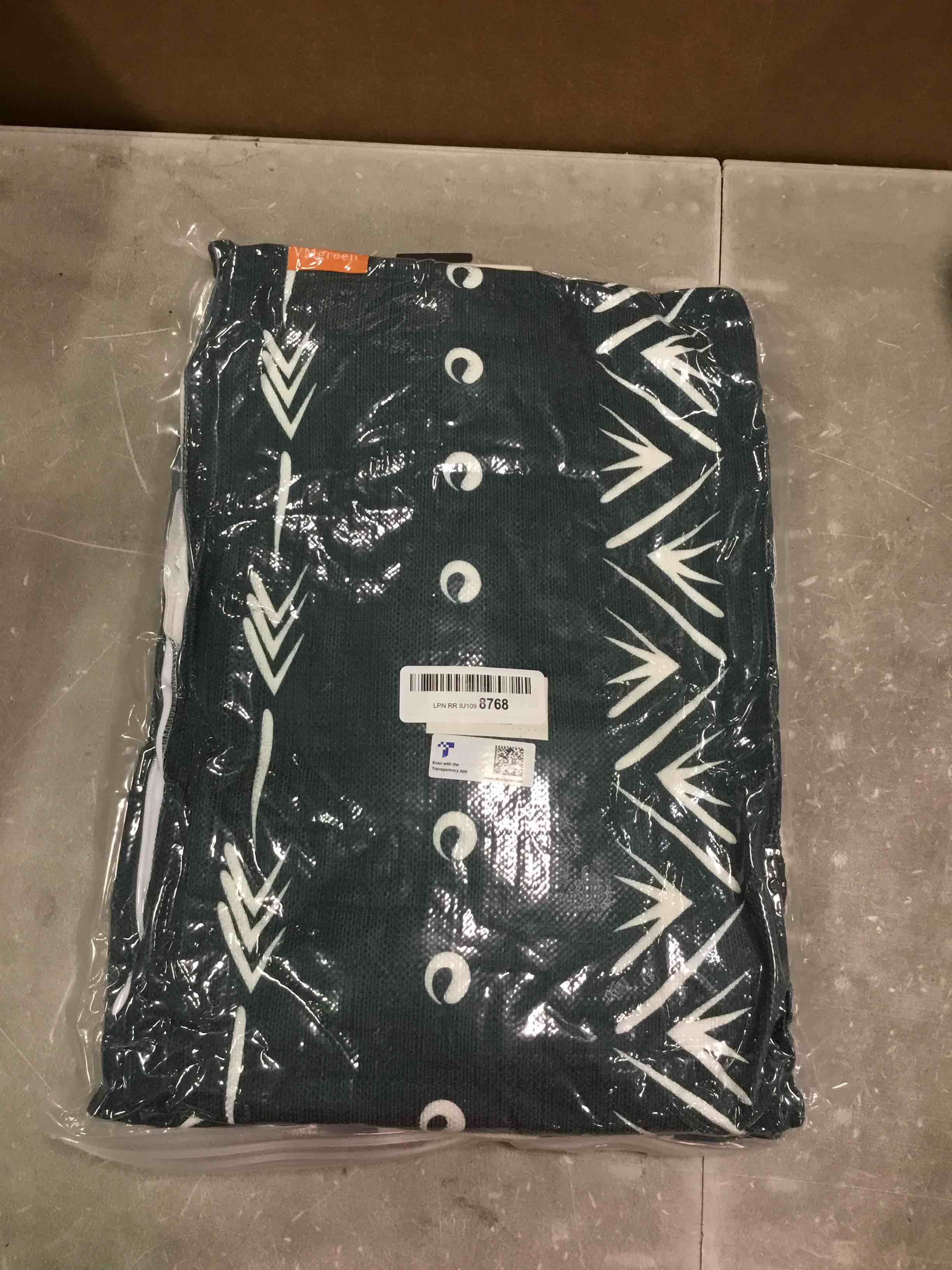 https://s3.amazonaws.com/lotting-images-prod/bidfta/BLU6708395_1720198583685.jpeg