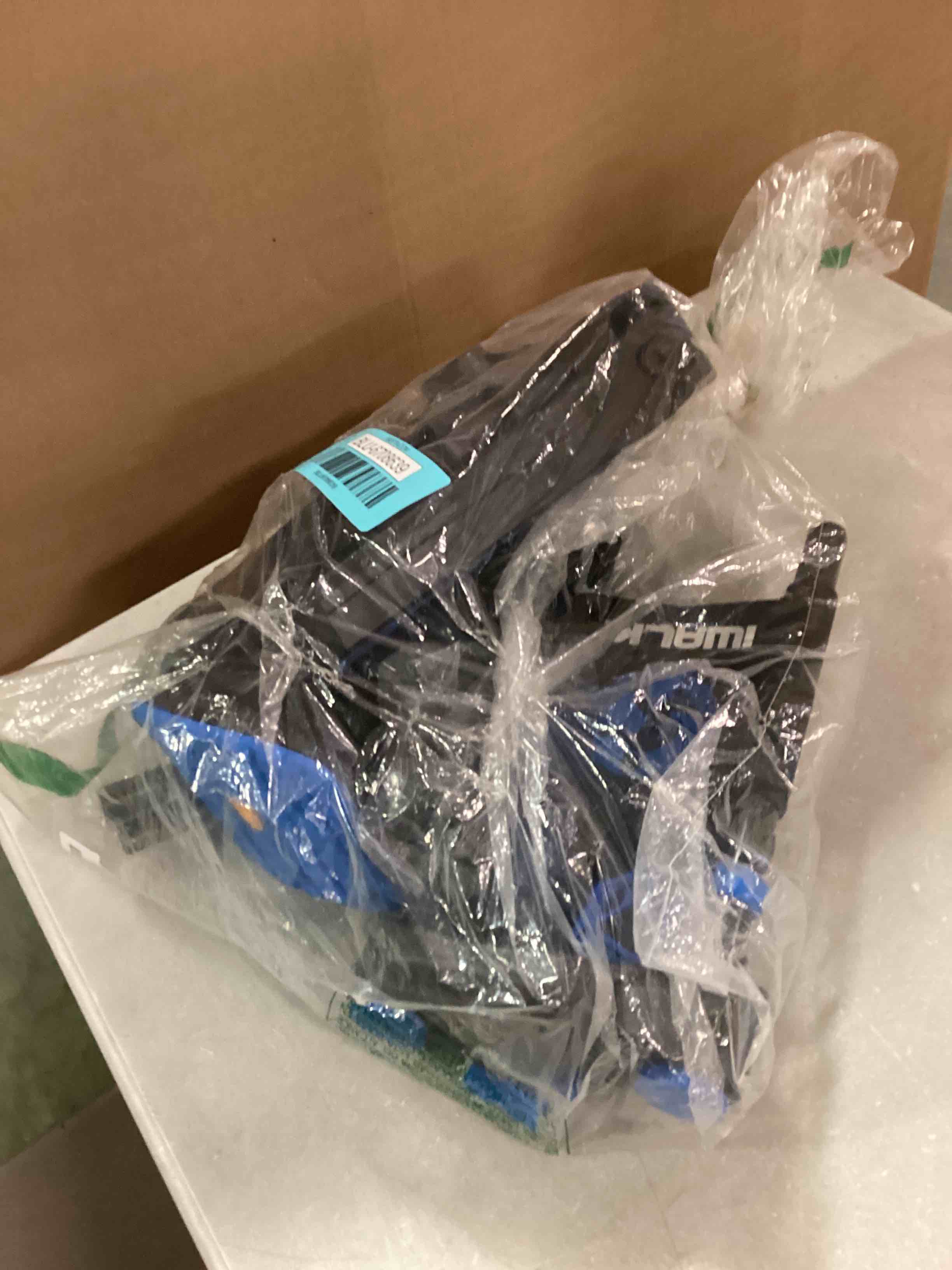 https://s3.amazonaws.com/lotting-images-prod/bidfta/BLU6708639_1719578091849.jpeg