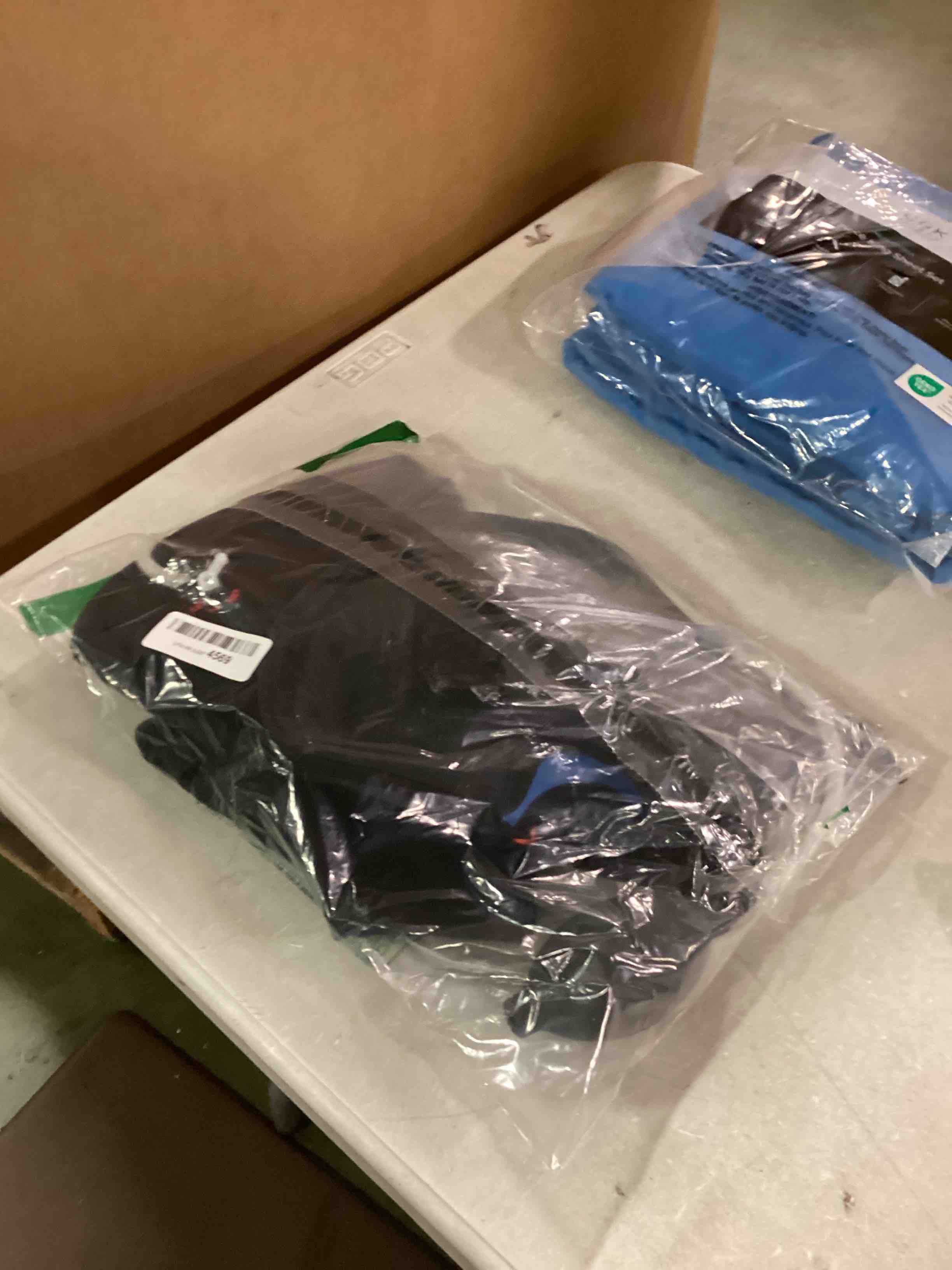 https://s3.amazonaws.com/lotting-images-prod/bidfta/BLU6708680_1719582870013.jpeg