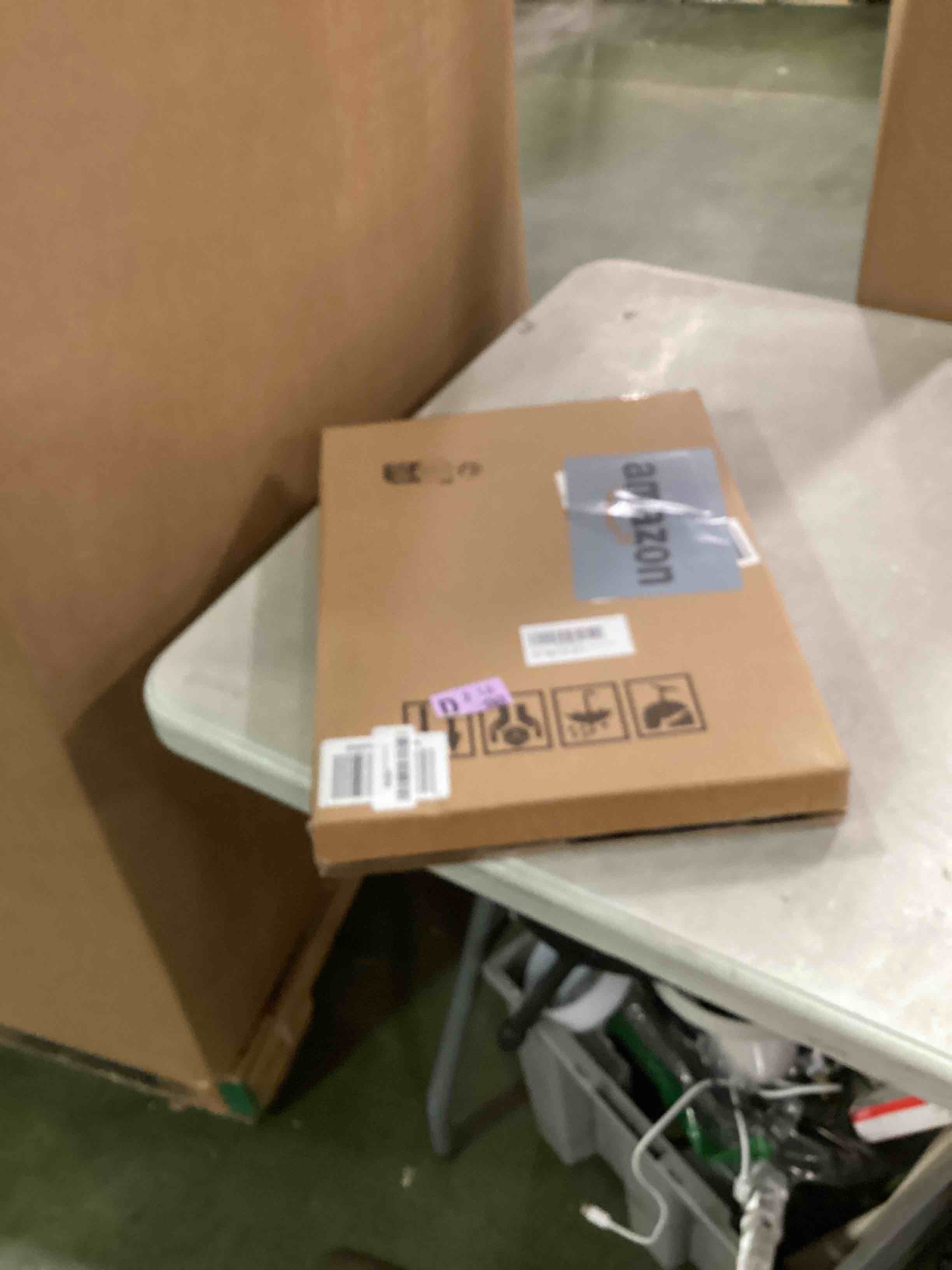 https://s3.amazonaws.com/lotting-images-prod/bidfta/BLU6709222_1719942332509.jpeg