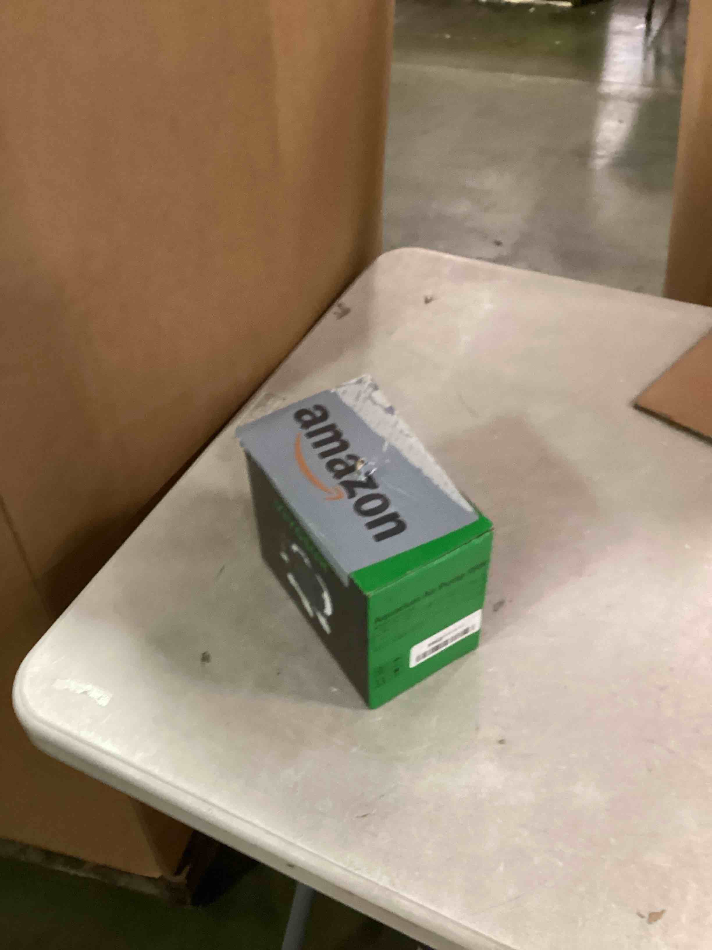 https://s3.amazonaws.com/lotting-images-prod/bidfta/BLU6709448_1720021873833.jpeg