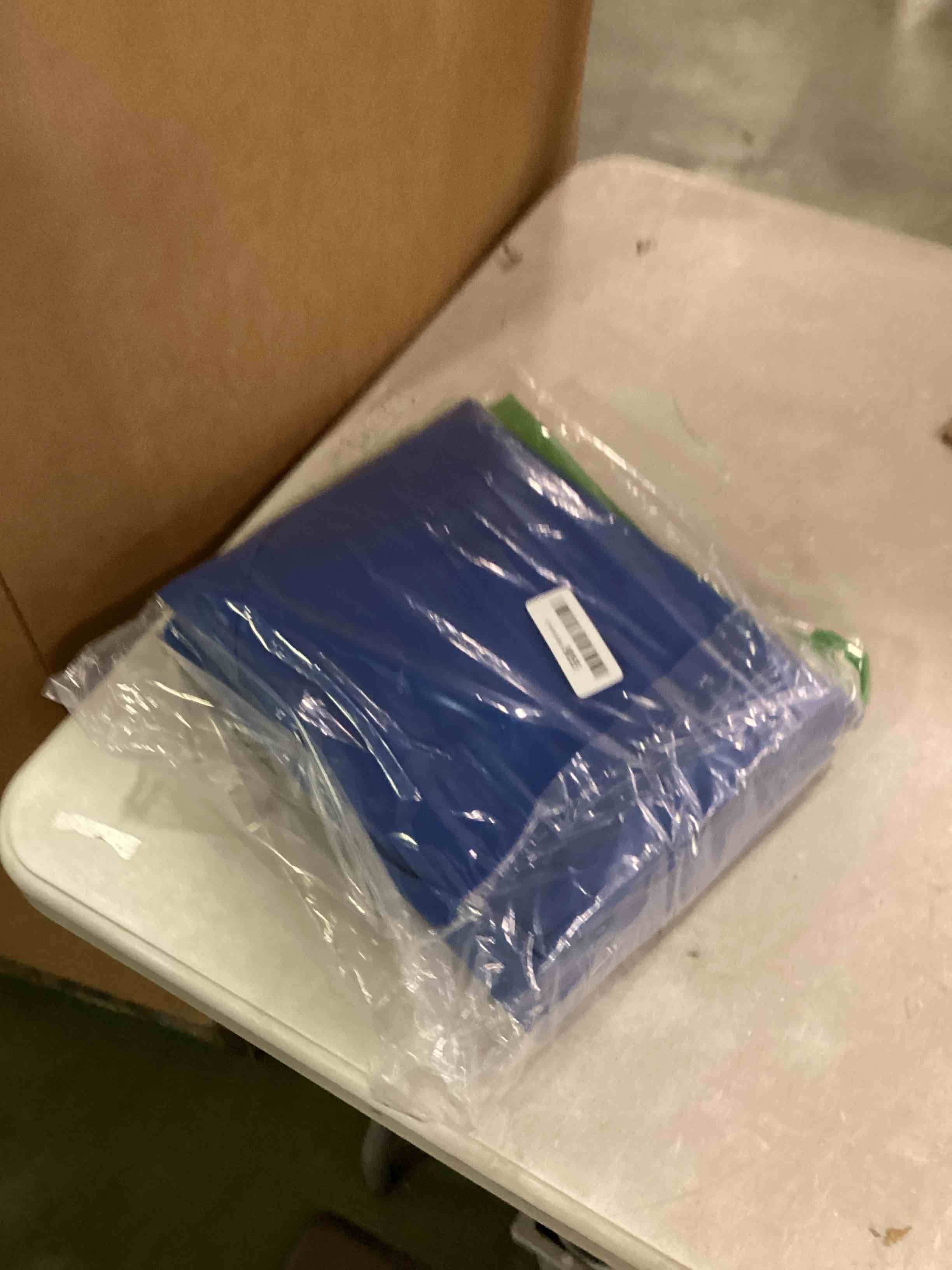 https://s3.amazonaws.com/lotting-images-prod/bidfta/BLU6709449_1720021970762.jpeg