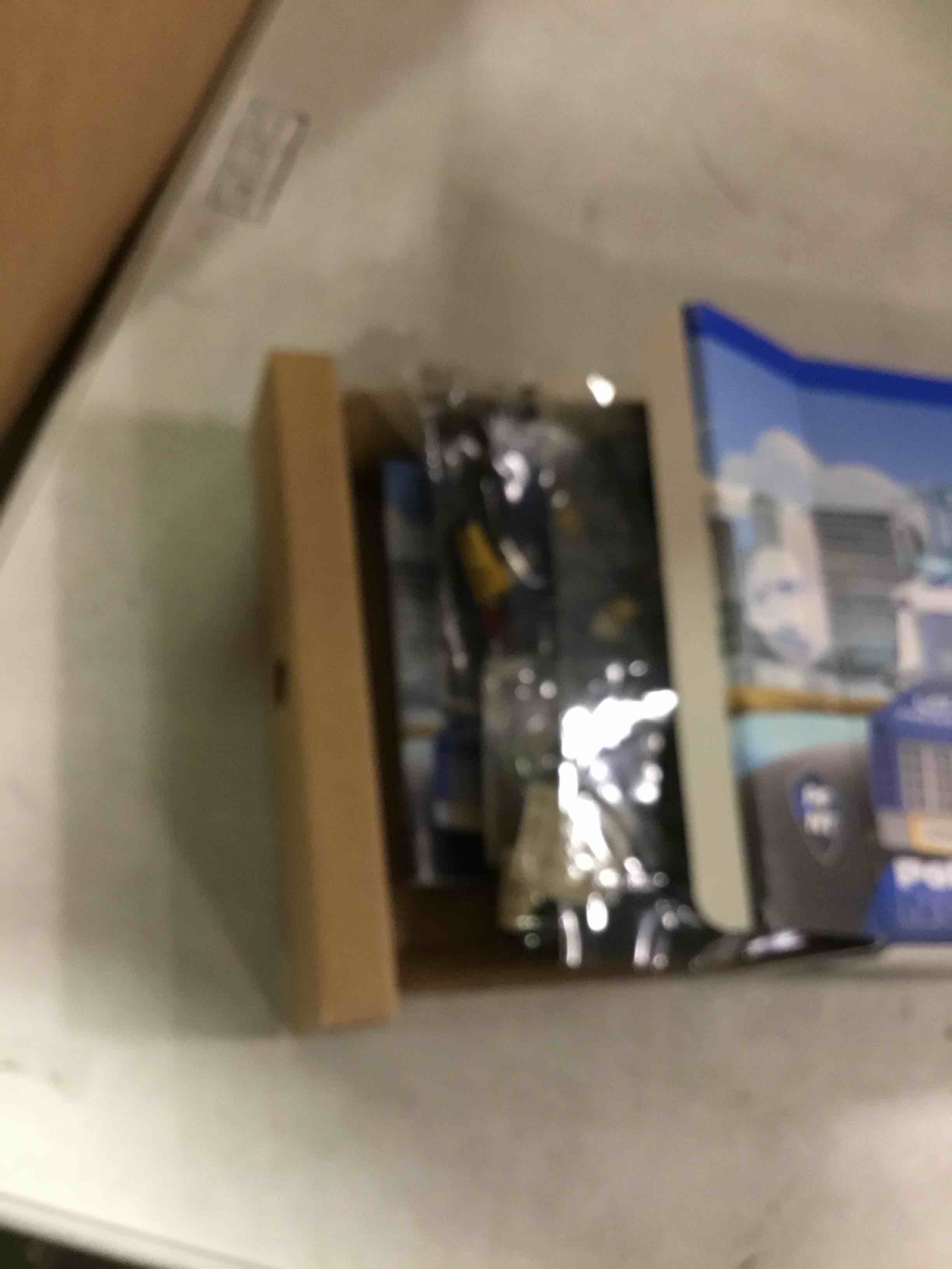 https://s3.amazonaws.com/lotting-images-prod/bidfta/BLU6709474_1720179968617.jpeg