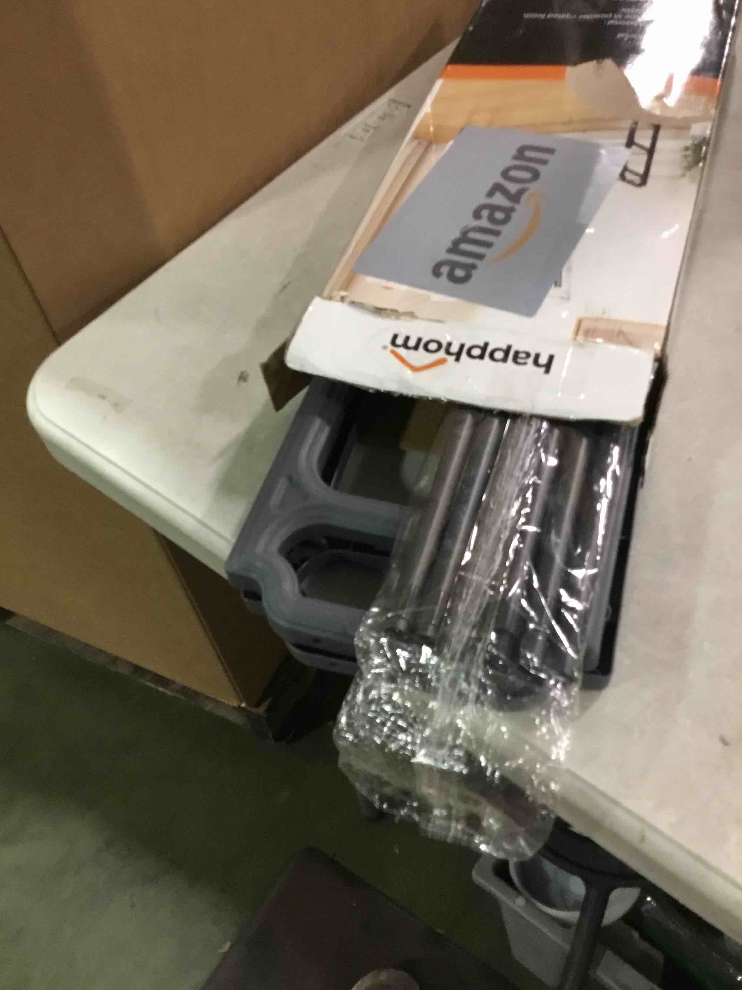 https://s3.amazonaws.com/lotting-images-prod/bidfta/BLU6709502_1720182739617.jpeg