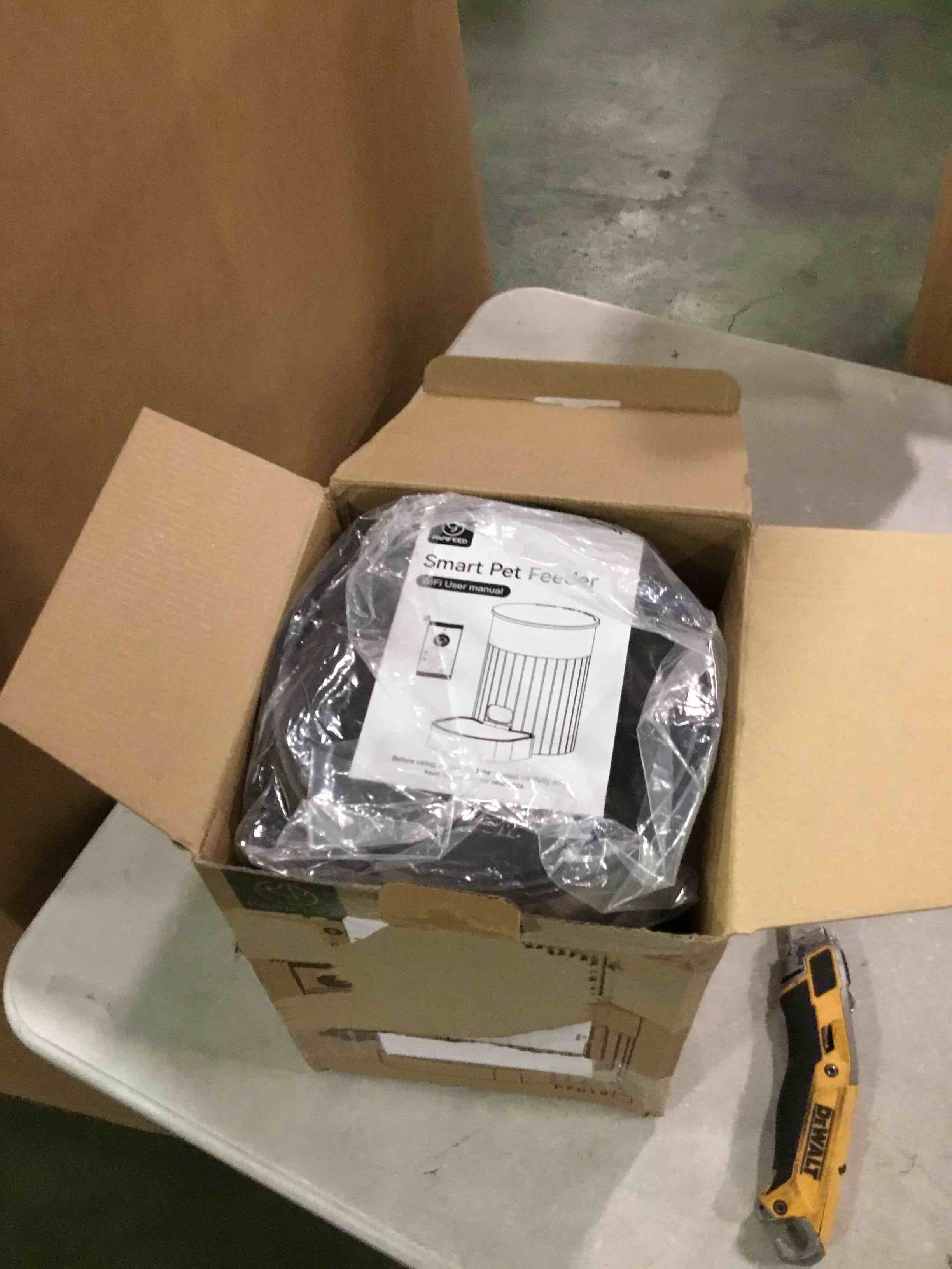 https://s3.amazonaws.com/lotting-images-prod/bidfta/BLU6709506_1720183214055.jpeg