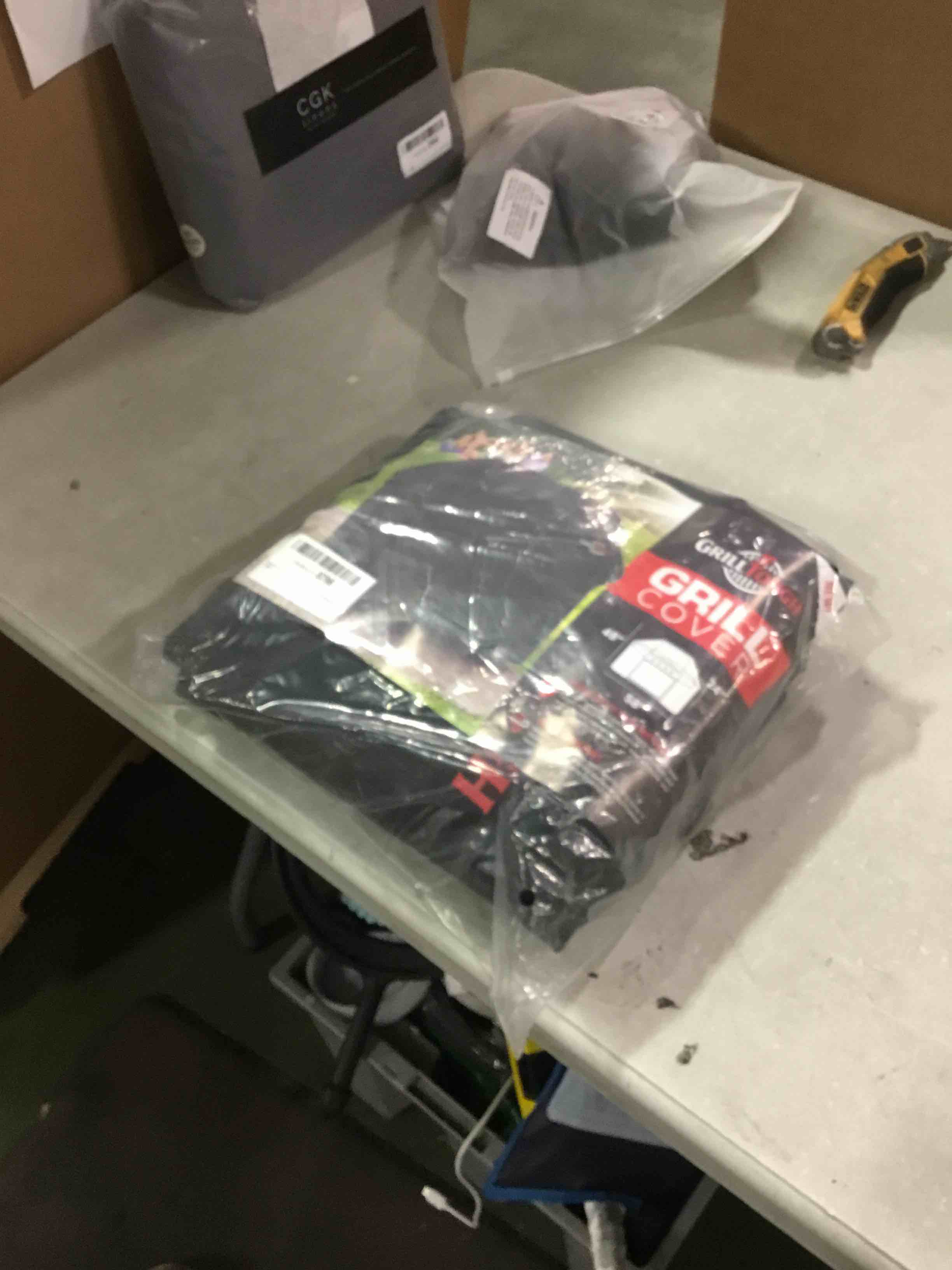 https://s3.amazonaws.com/lotting-images-prod/bidfta/BLU6709584_1720197394885.jpeg
