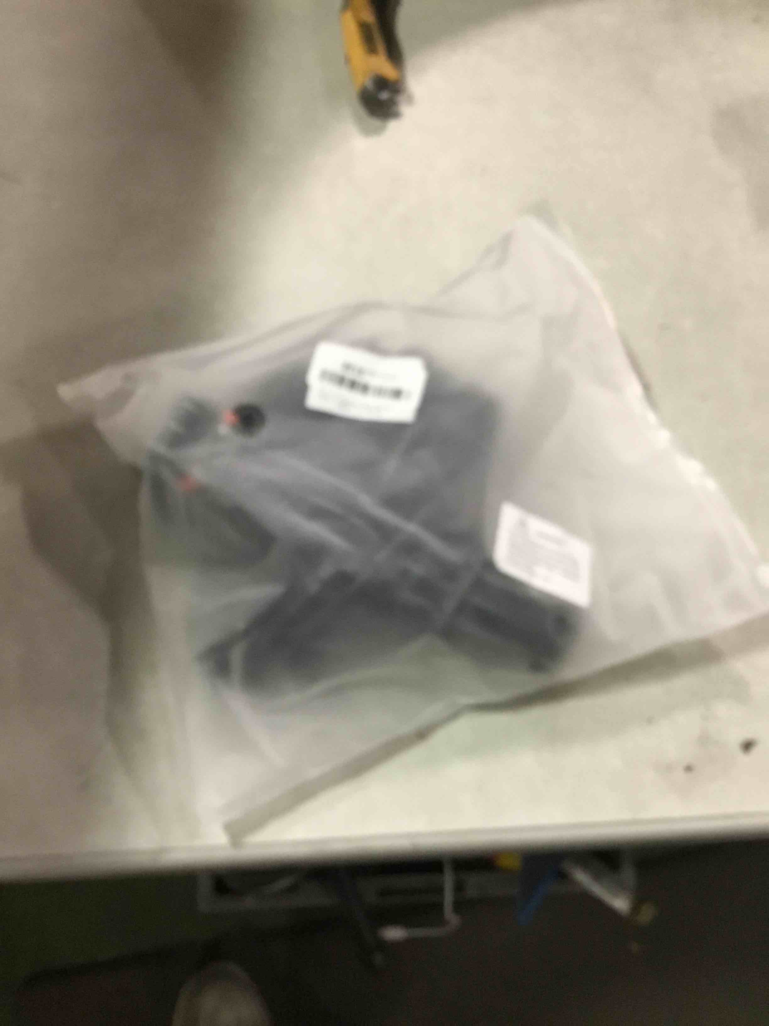 https://s3.amazonaws.com/lotting-images-prod/bidfta/BLU6709586_1720197643466.jpeg